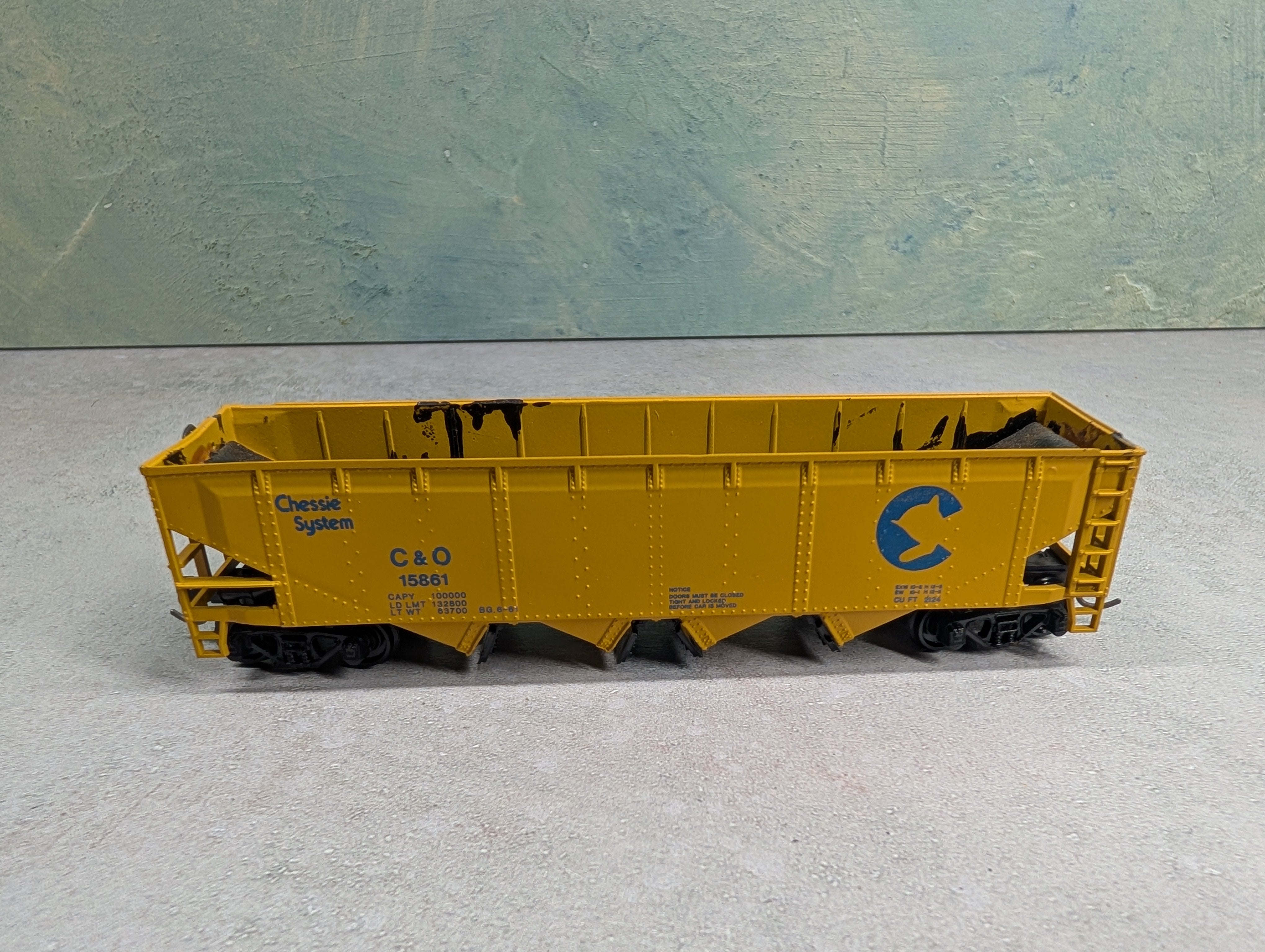 USED Athearn HO Scale Quad Hopper Chessie System C&O #15861 Bev-Bel