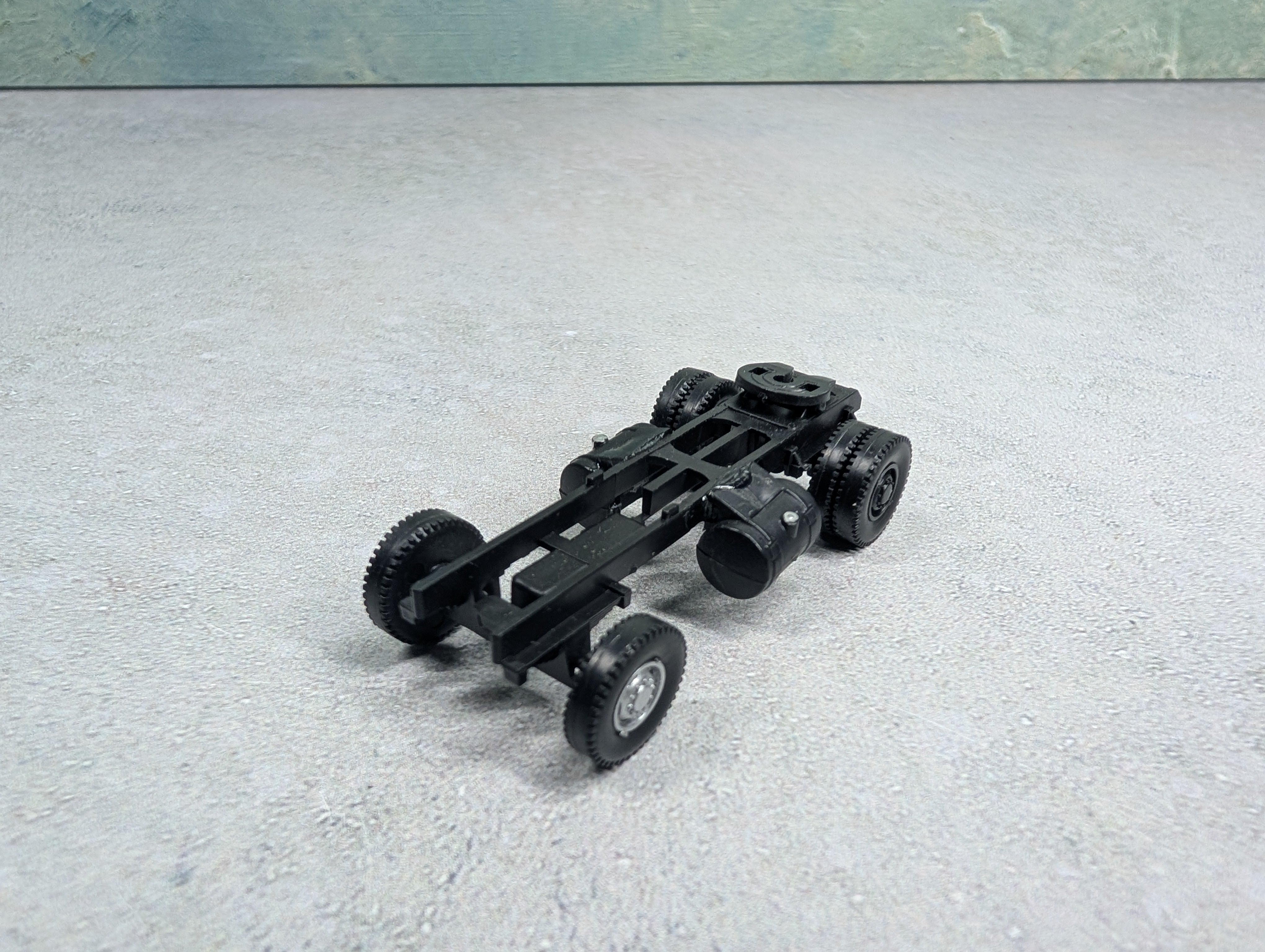 USED Athearn HO Scale 2 Axel Tractor Trailer Truck Chassis