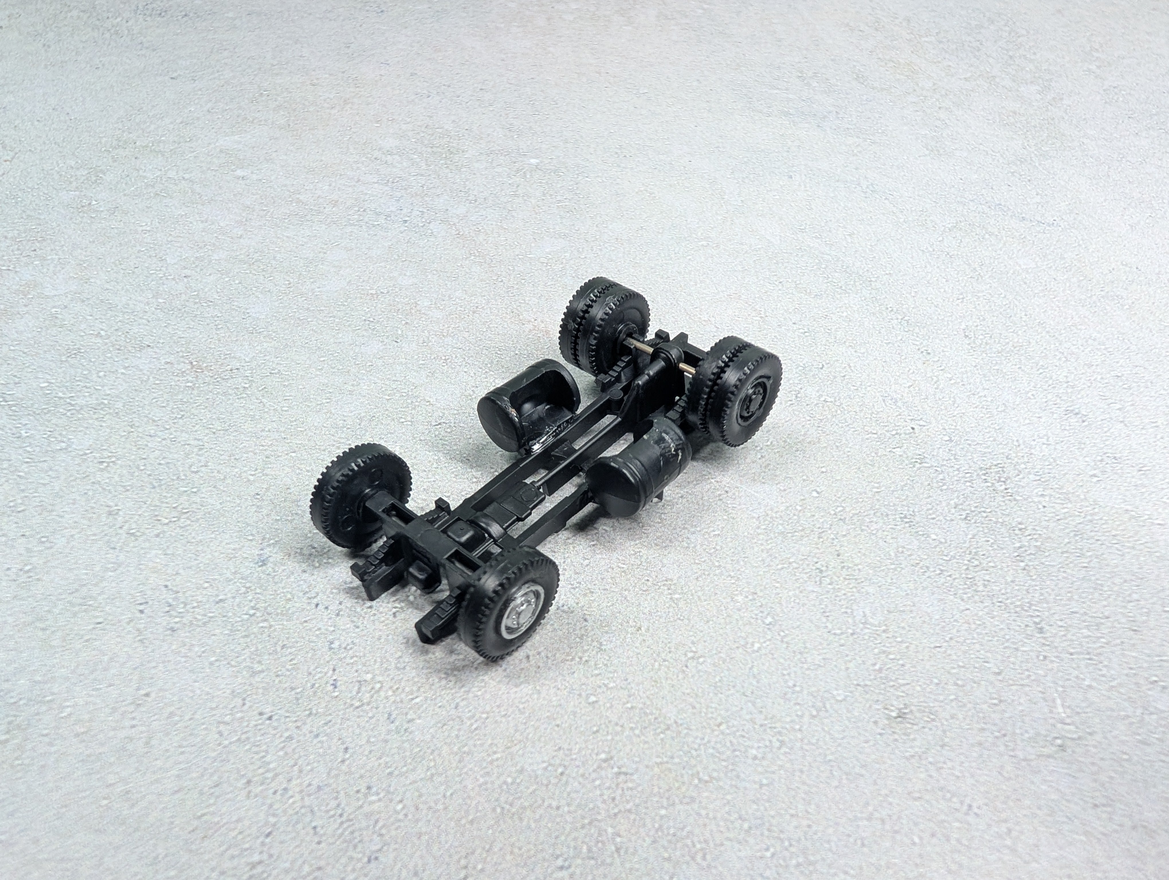 USED Athearn HO Scale 2 Axel Tractor Trailer Truck Chassis