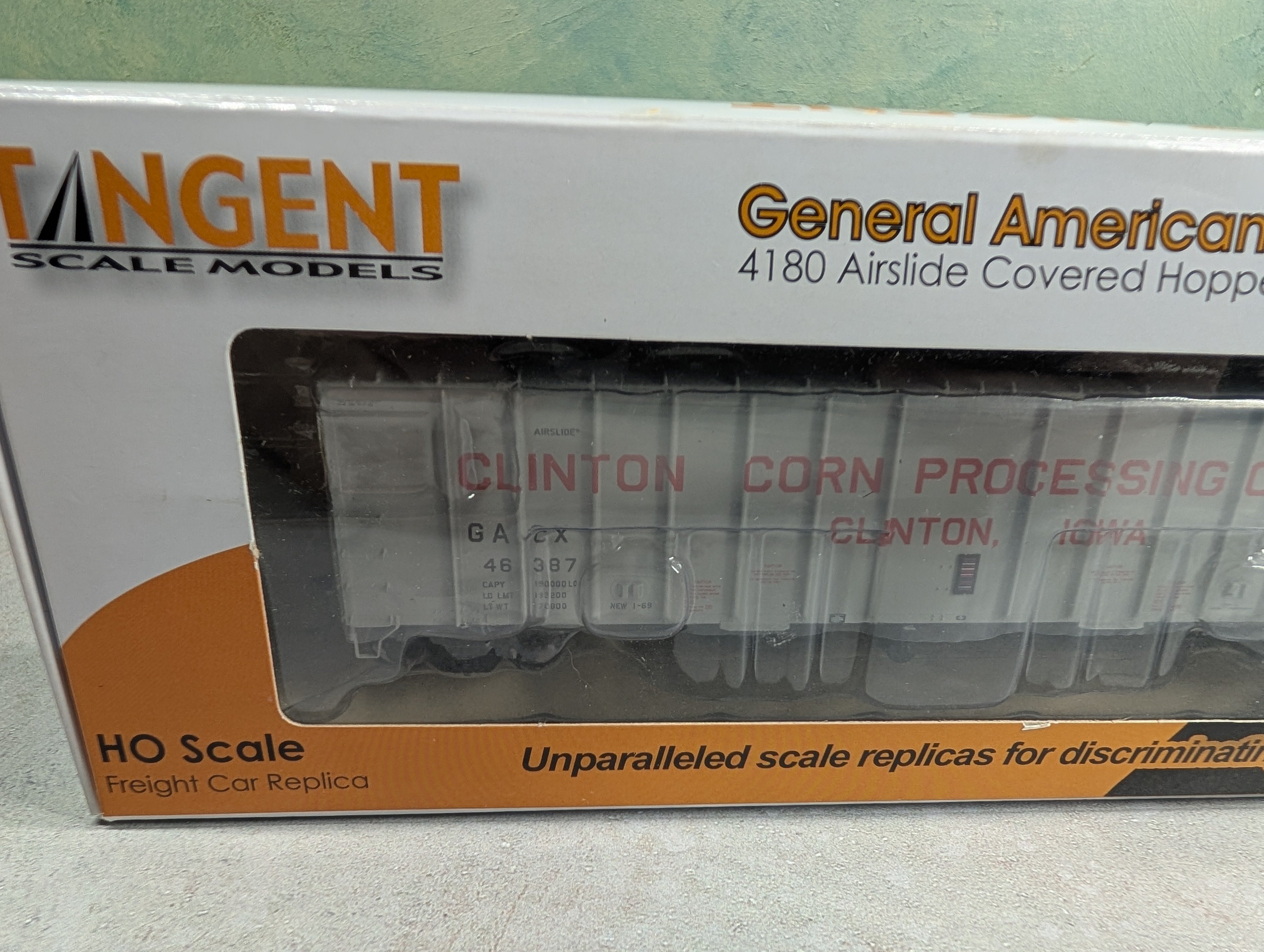 Tangent 16016-03 HO Scale General American 4180 Airslide Covered Hopper Clinton Corn Processing GACX #46387
