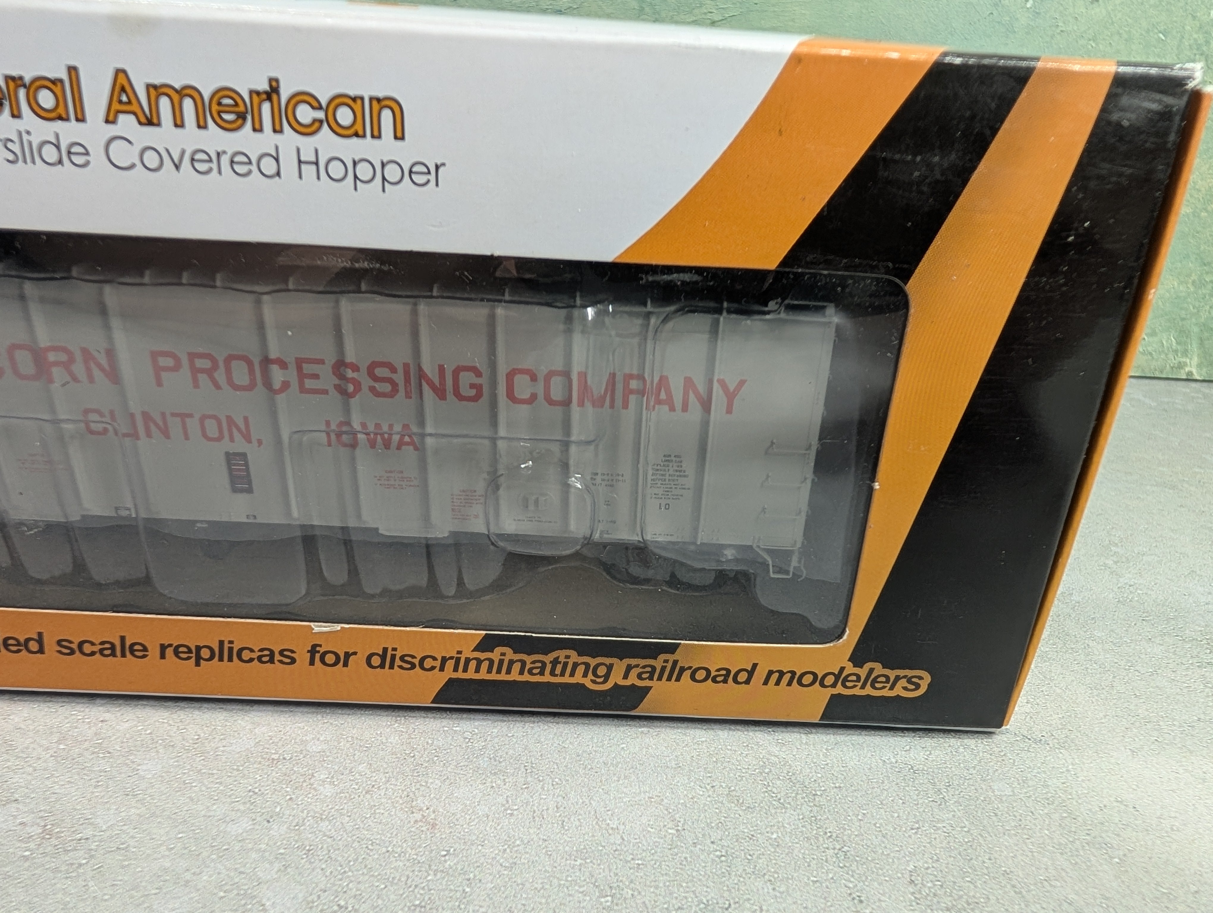 Tangent 16016-03 HO Scale General American 4180 Airslide Covered Hopper Clinton Corn Processing GACX #46387