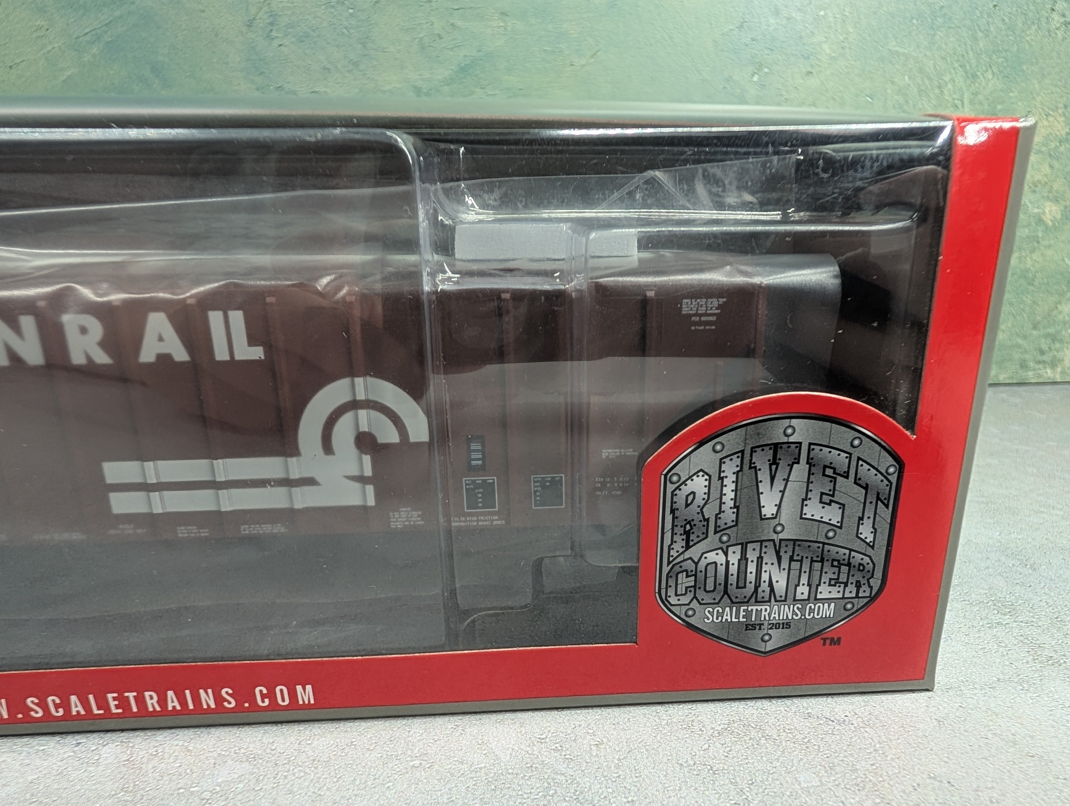 ScaleTrains SXT32300 HO Scale PS-2CD 4785cf Covered Hopper Conrail CR #889062 Miner Outlets