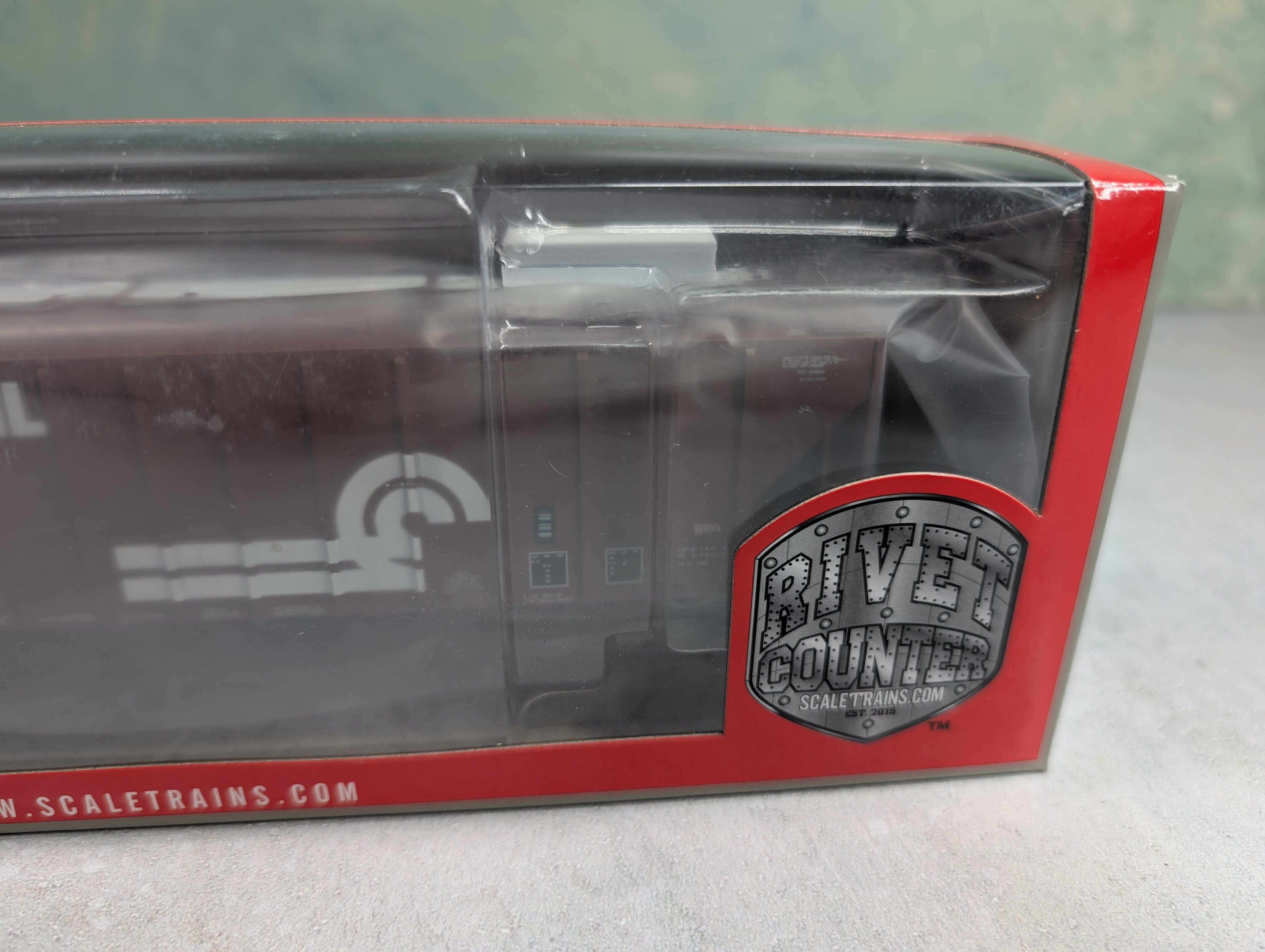 ScaleTrains SXT32303 HO Scale PS-2CD 4785cf Covered Hopper Conrail CR #889684 Toggle Outlets
