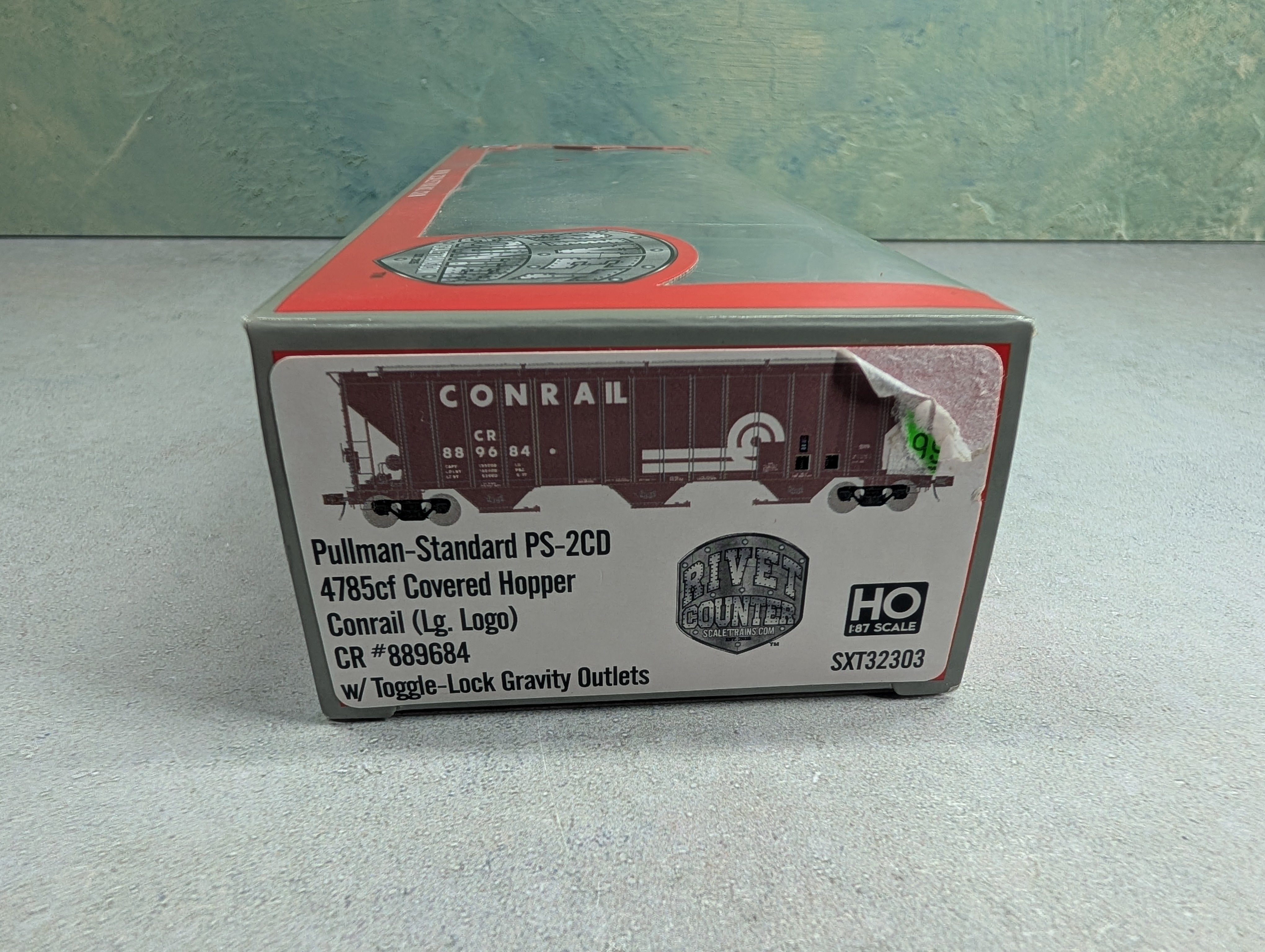 ScaleTrains SXT32303 HO Scale PS-2CD 4785cf Covered Hopper Conrail CR #889684 Toggle Outlets