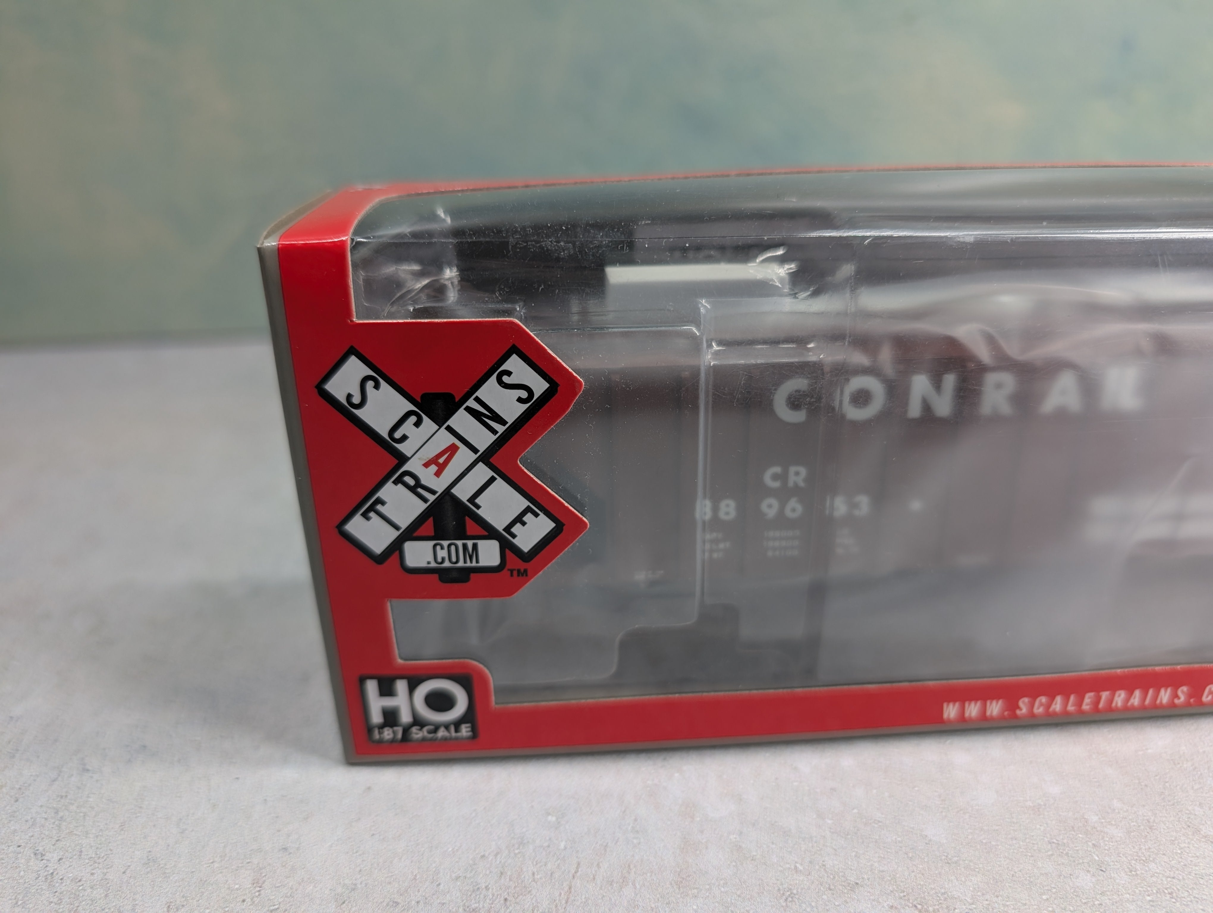 ScaleTrains SXT32302 HO Scale PS-2CD 4785cf Covered Hopper Conrail CR #889653 Toggle Outlets
