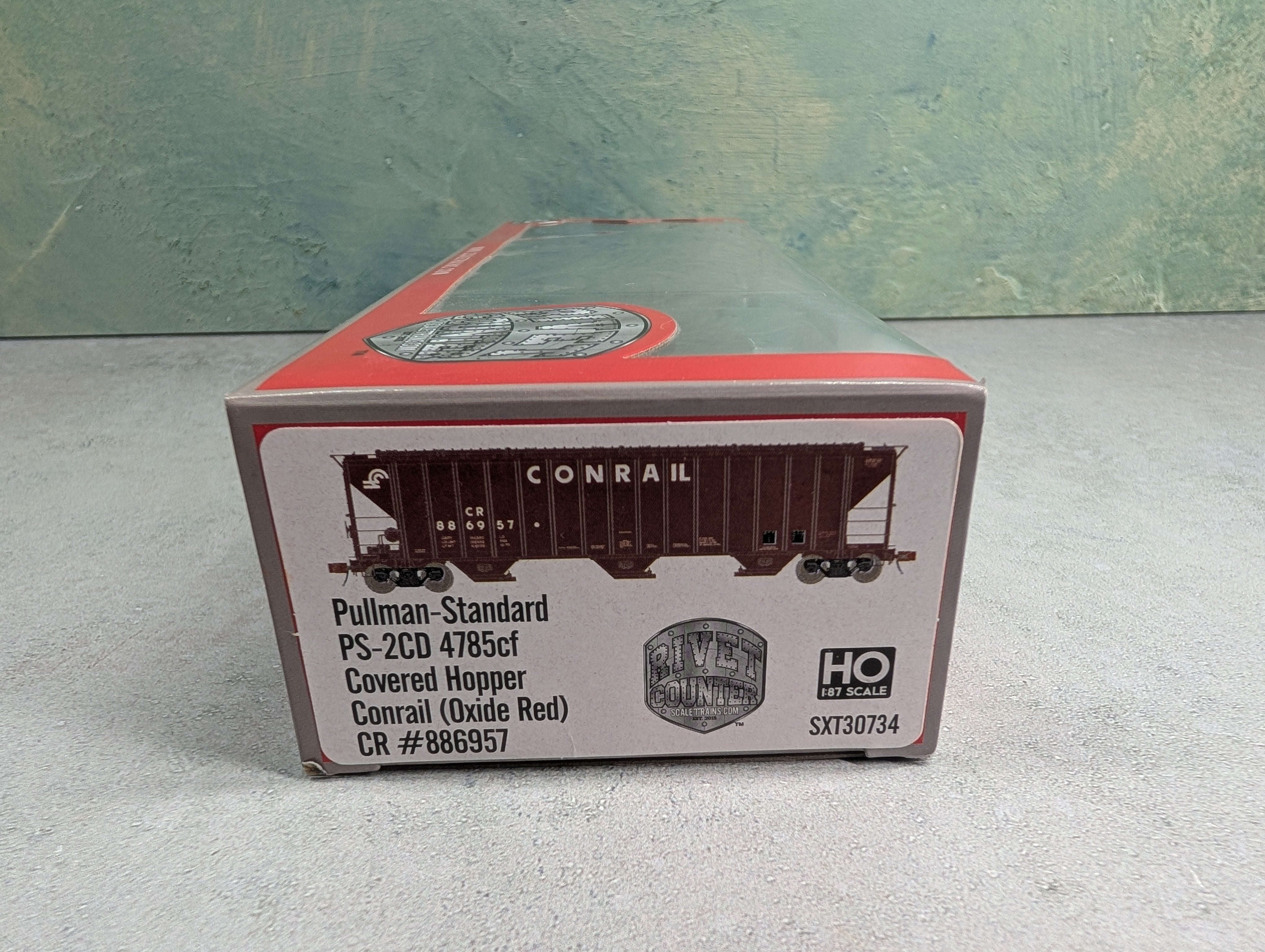 ScaleTrains SXT30734 HO Scale PS-2CD 4785cf Covered Hopper Conrail CR #886957 Oxide Red