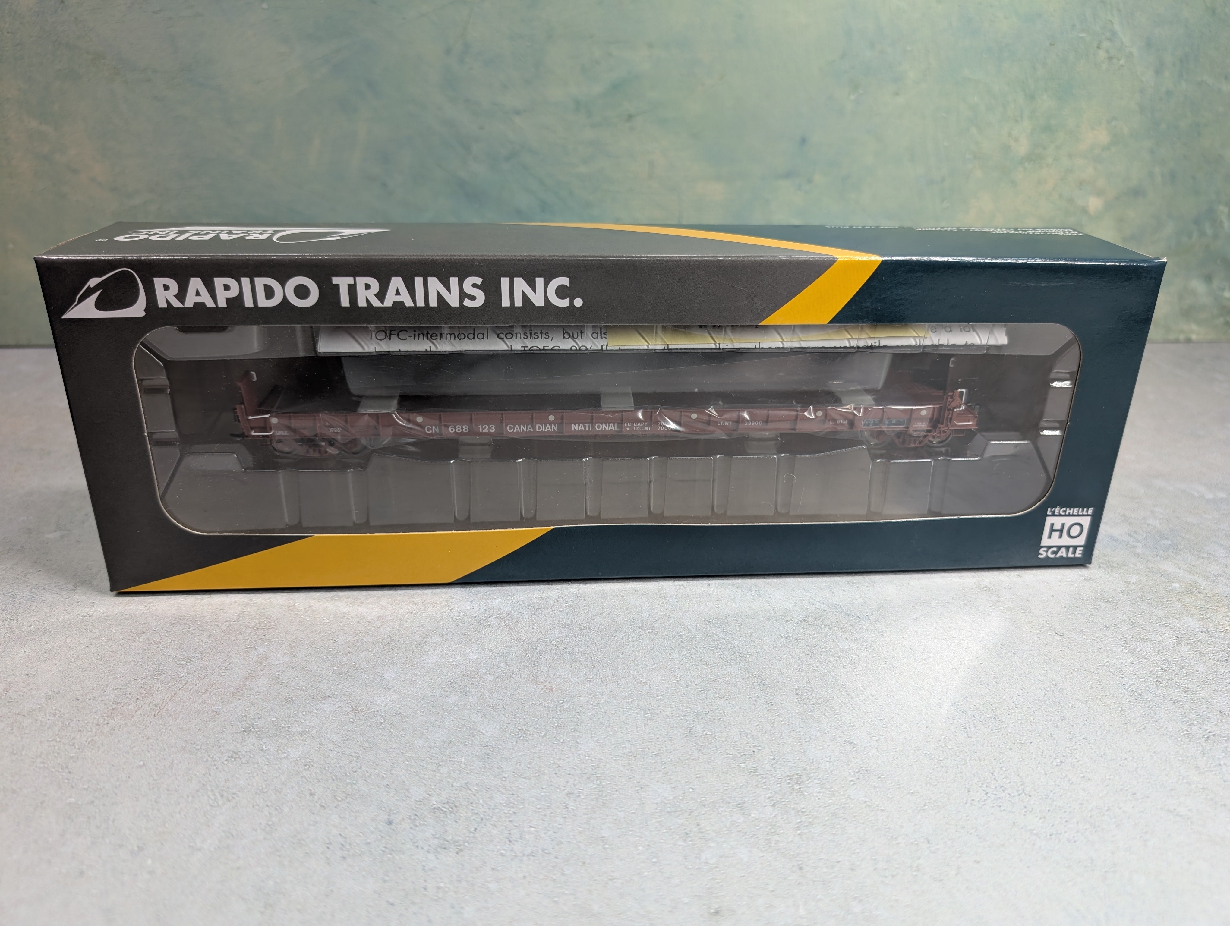 Rapido 151002A HO Scale View Piggyback Flat Car Canadian National CN #688123