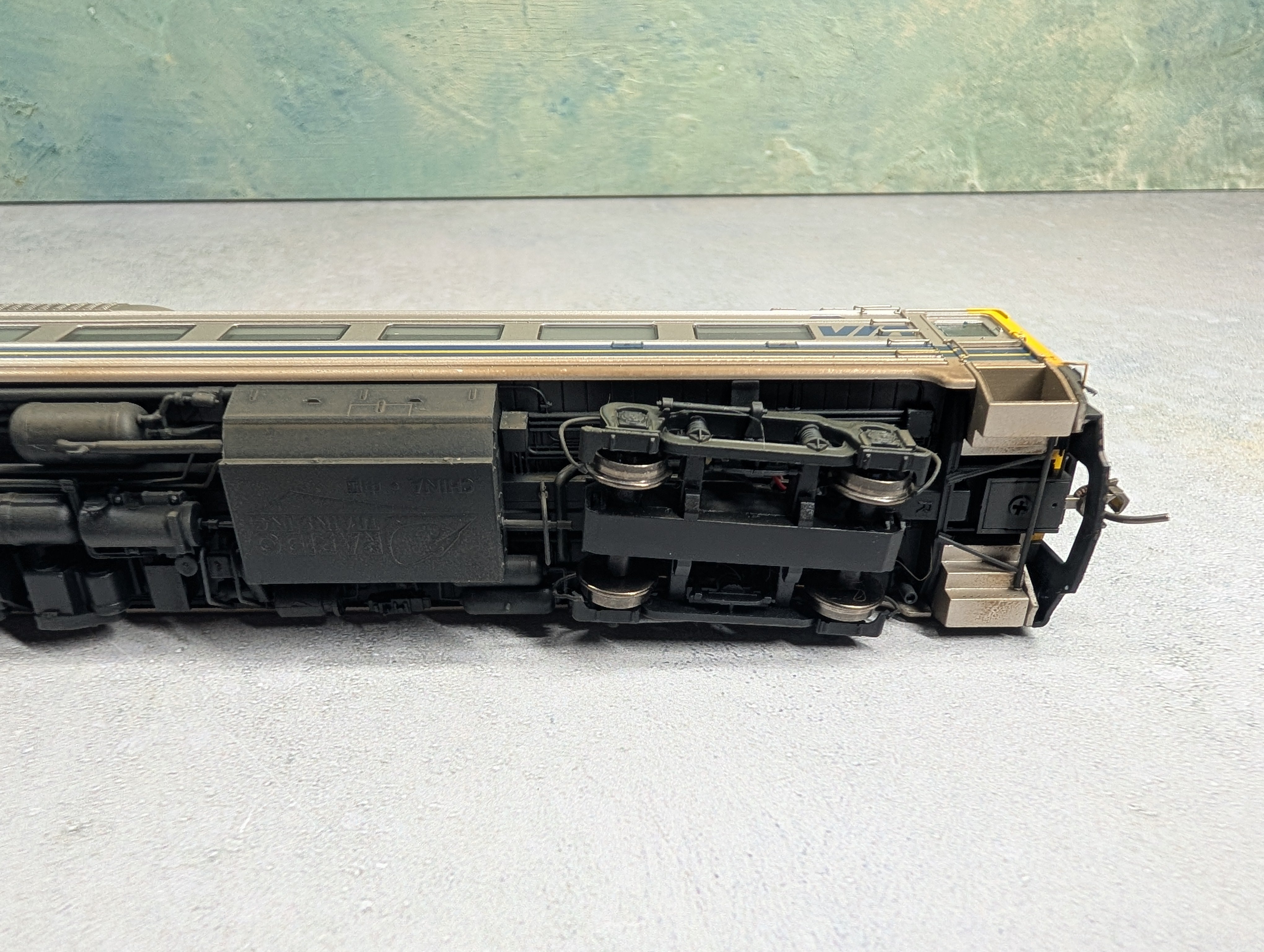 USED Rapido 16501 HO Scale Budd RDC Via Rail Canada Early #6109 Weathered ESU LokSound 4