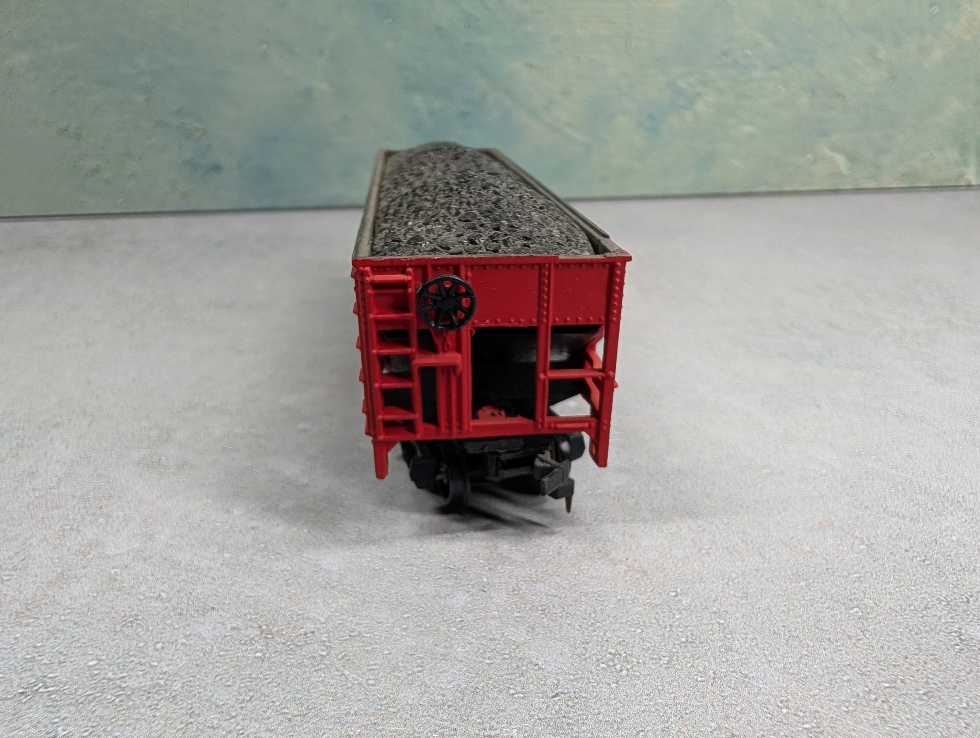 USED Lionel HO Scale Quad Hopper Canadian Pacific CP #8755 w/ Load