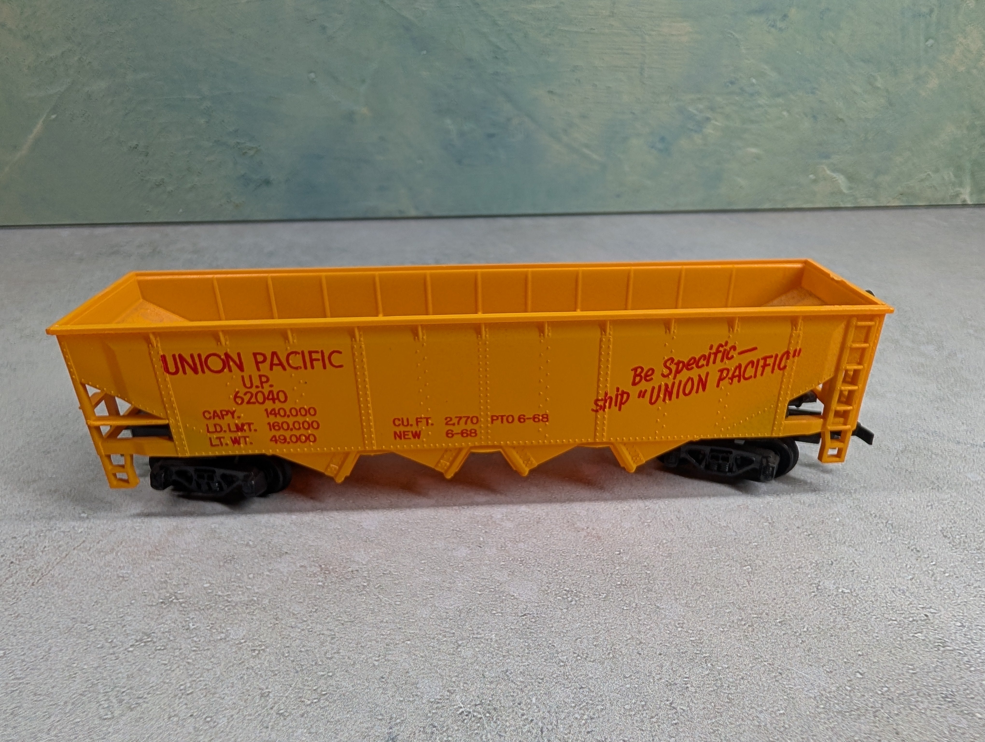 USED Tyco HO Scale Quad Hopper Union Pacific UP #62040