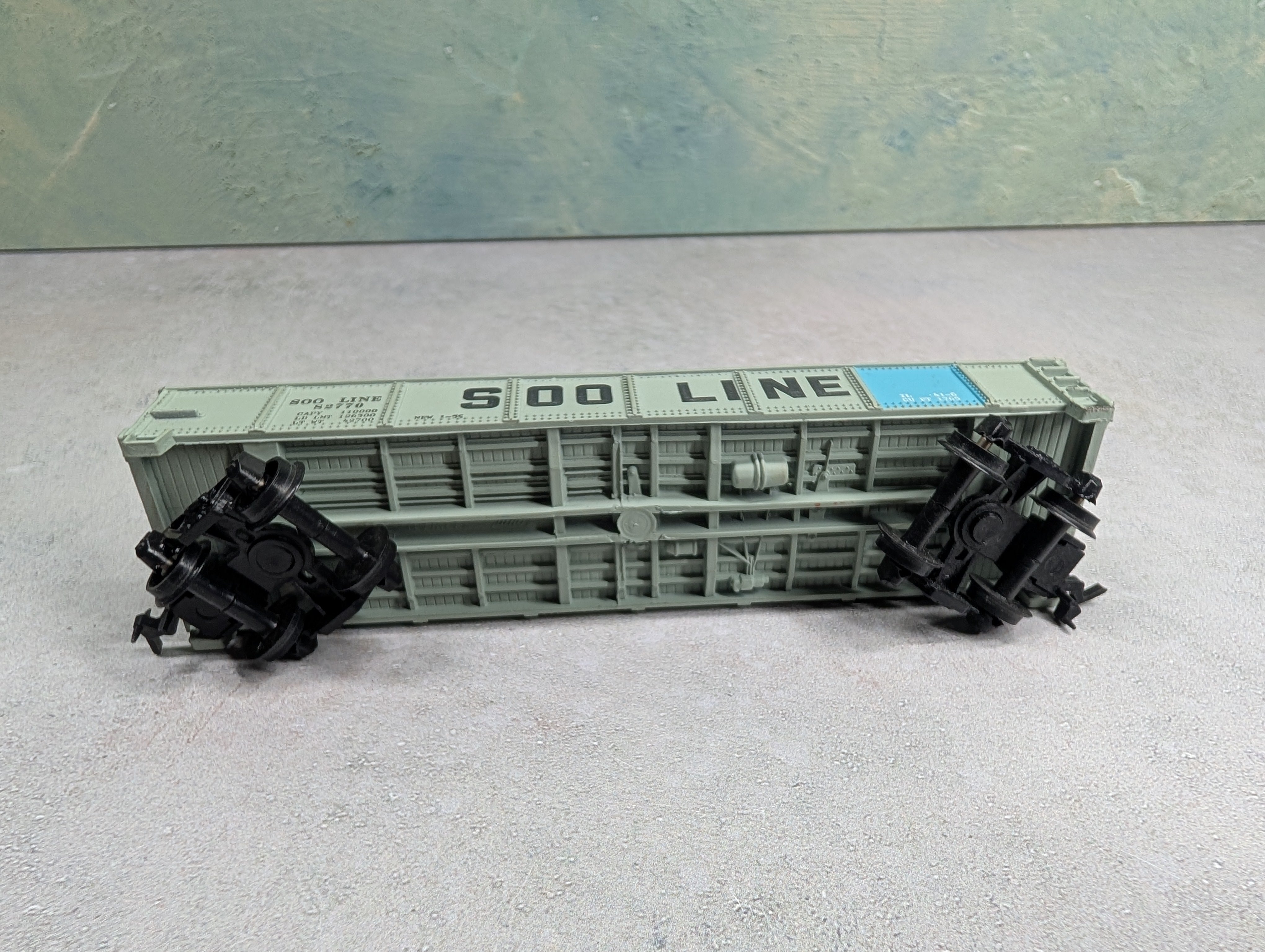 USED AHM HO Scale 40' Gondola SOO Line #82770 w/ Load
