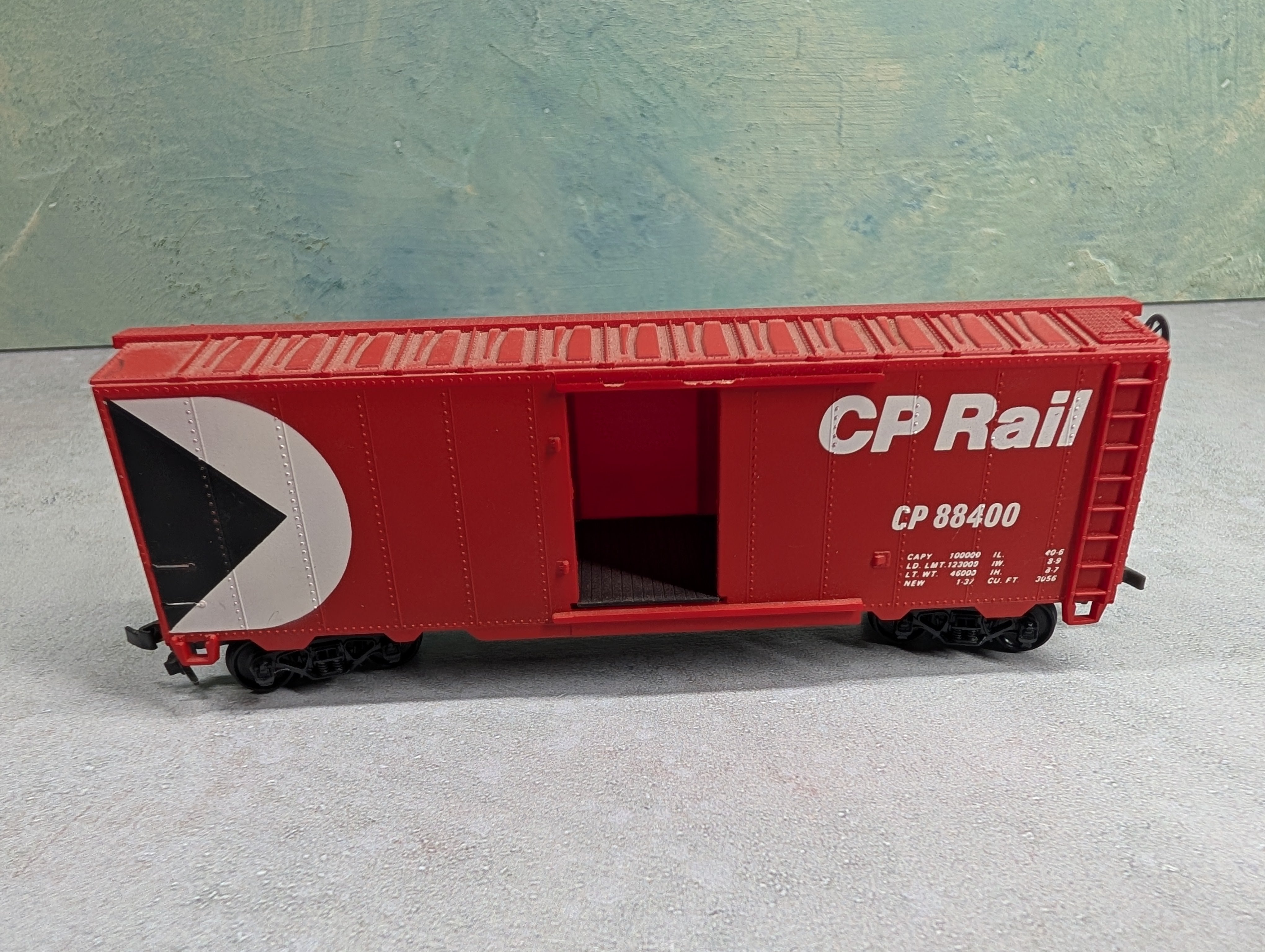 USED Lionel HO Scale 40' Box Car Canadian Pacific CP #88400