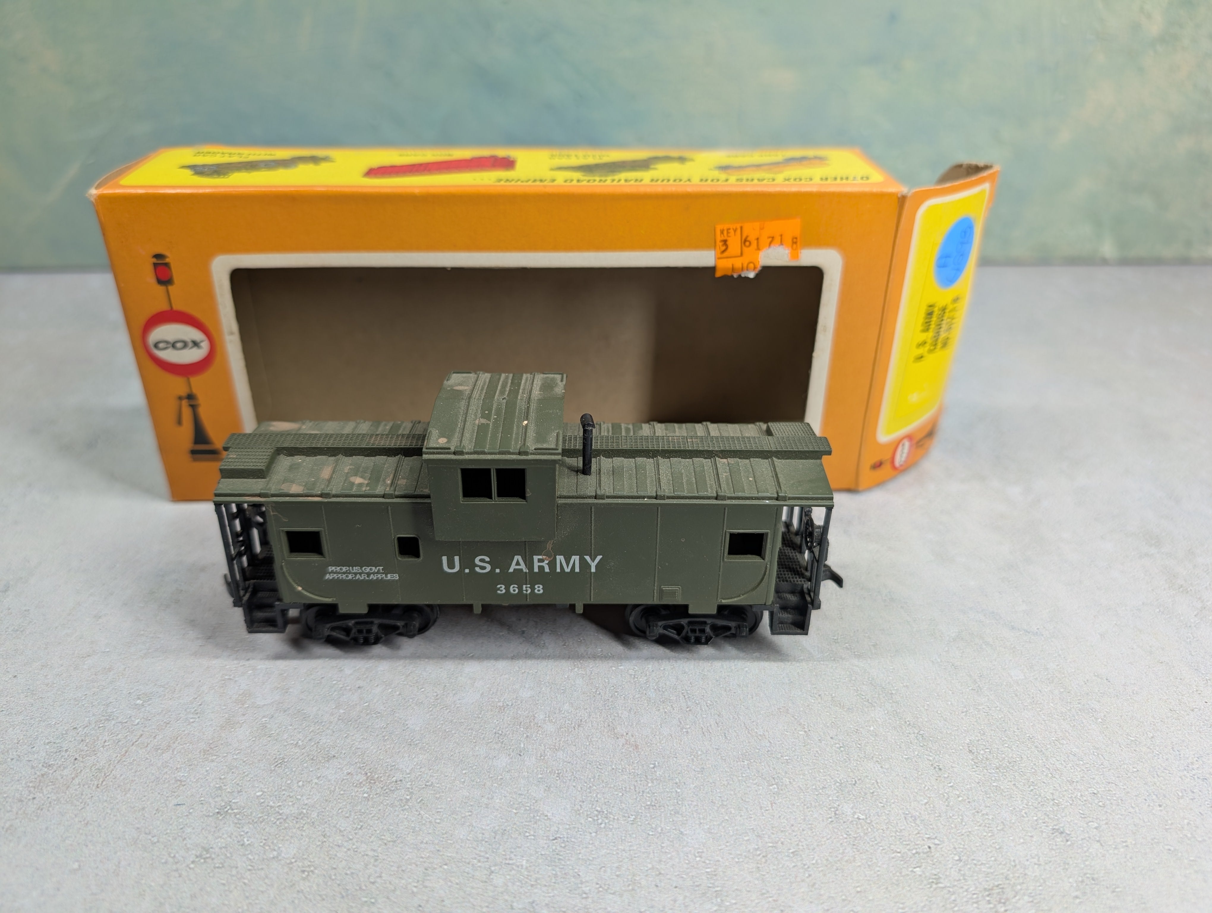 USED Cox #6171-8 HO Scale Caboose US Army #3658