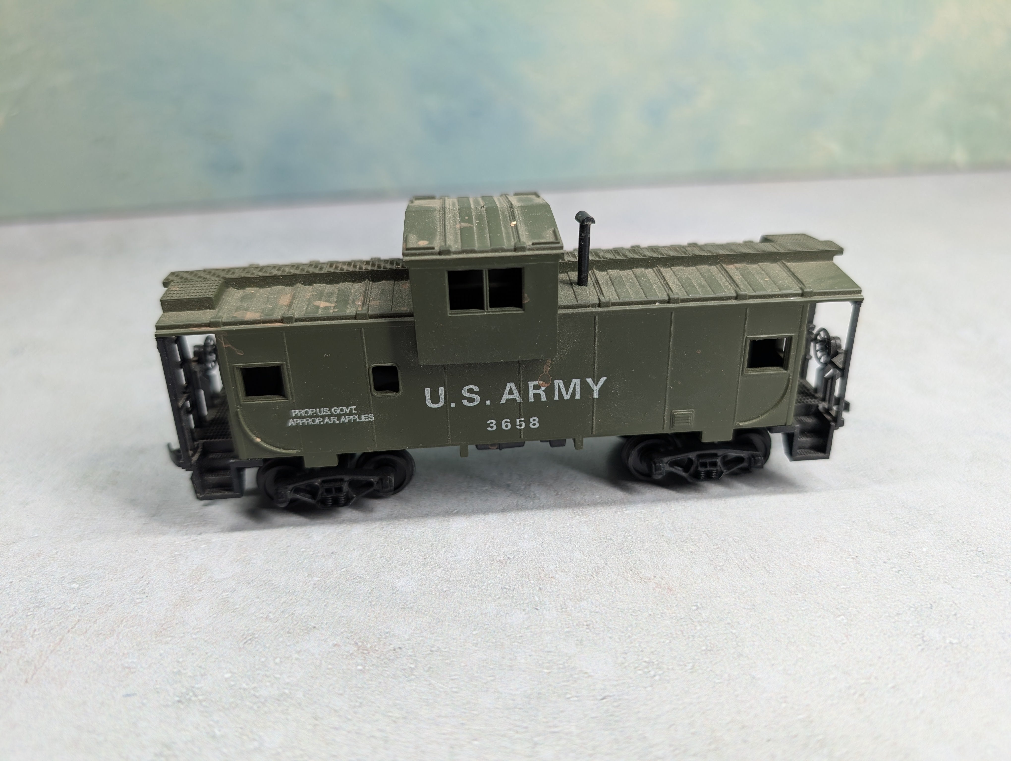 USED Cox #6171-8 HO Scale Caboose US Army #3658