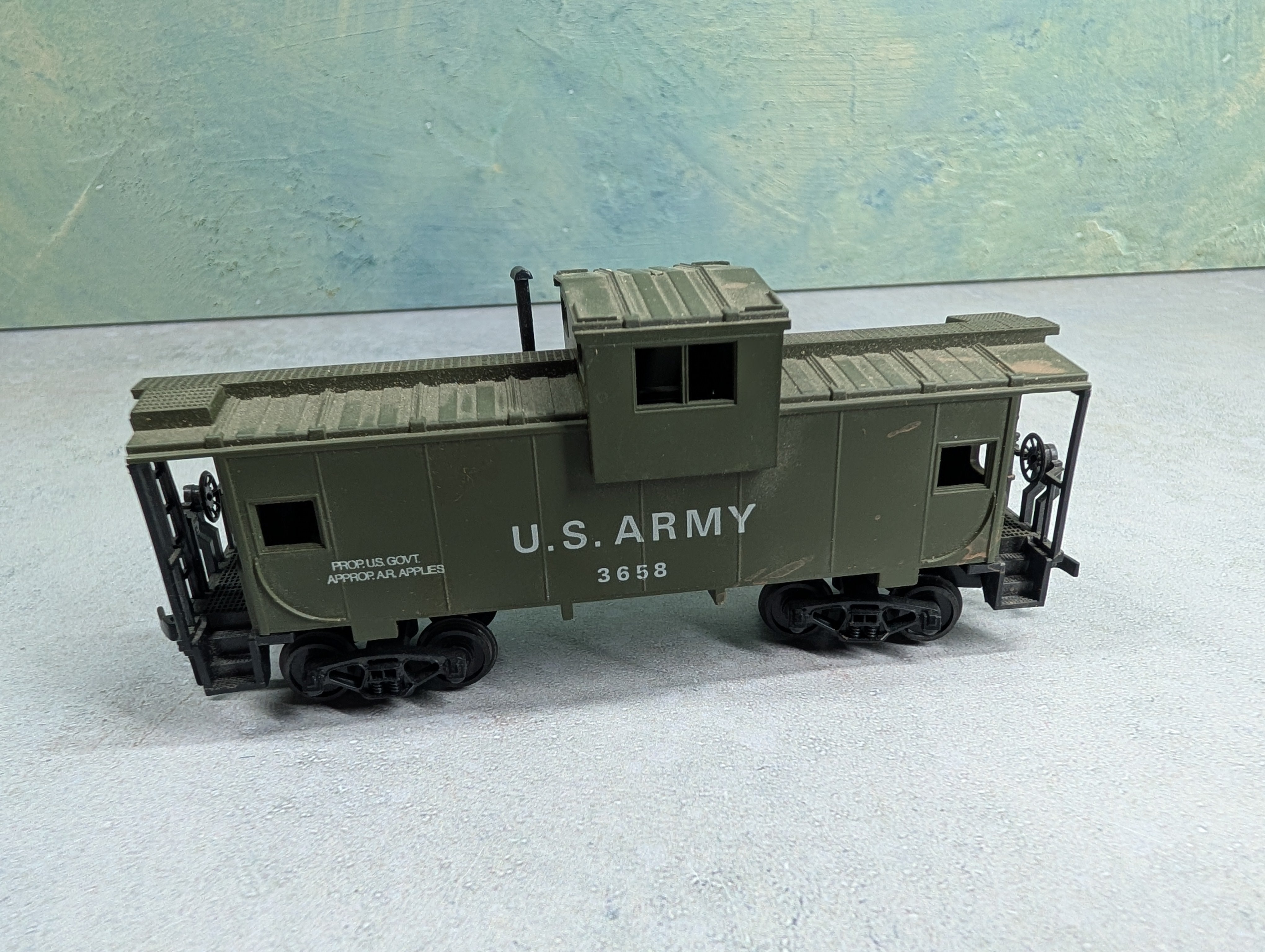 USED Cox #6171-8 HO Scale Caboose US Army #3658