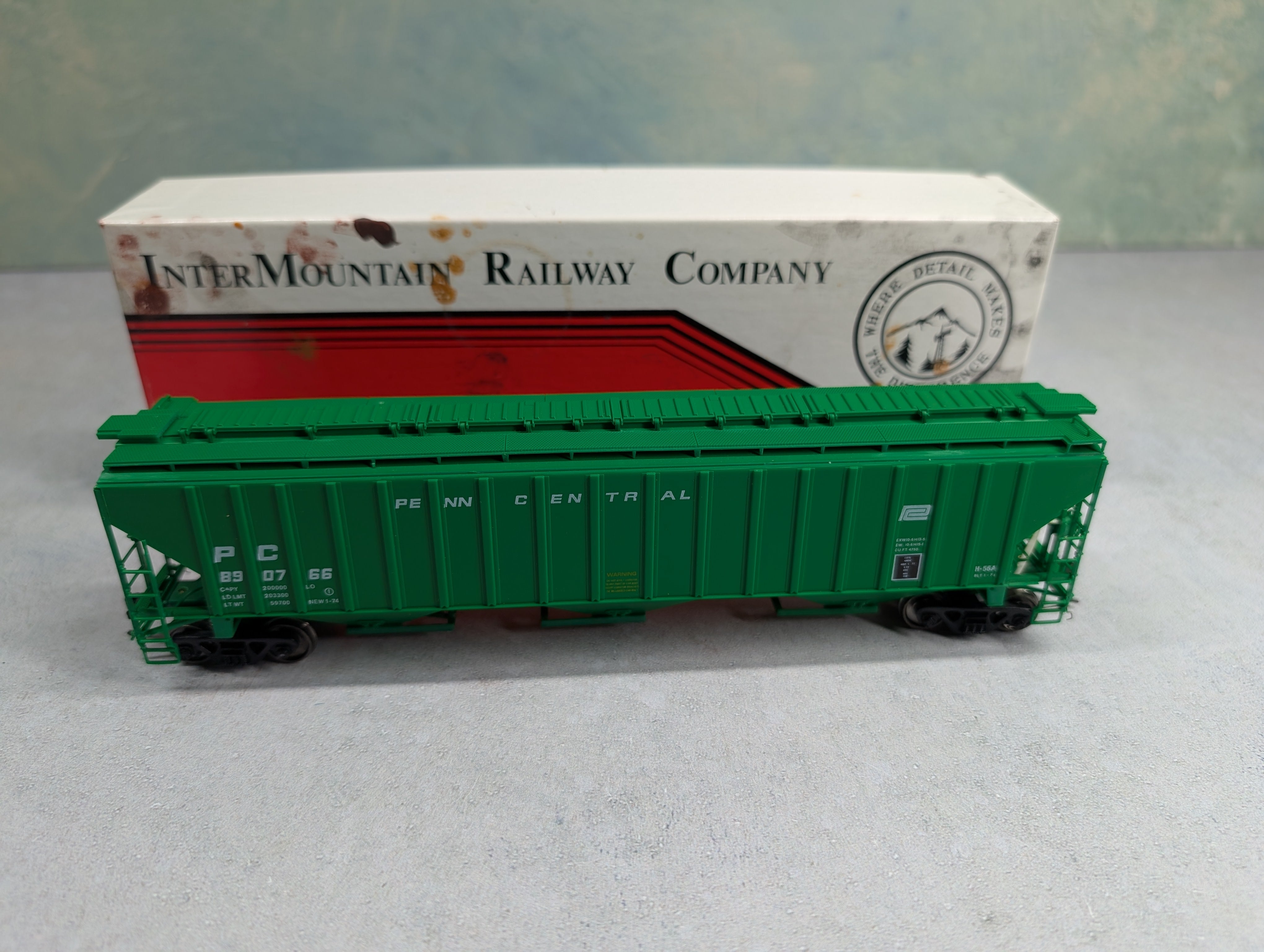 USED Intermountain HO Scale 4750 Cu.Ft. Ribbed Sided Hopper Penn Central PC #890766