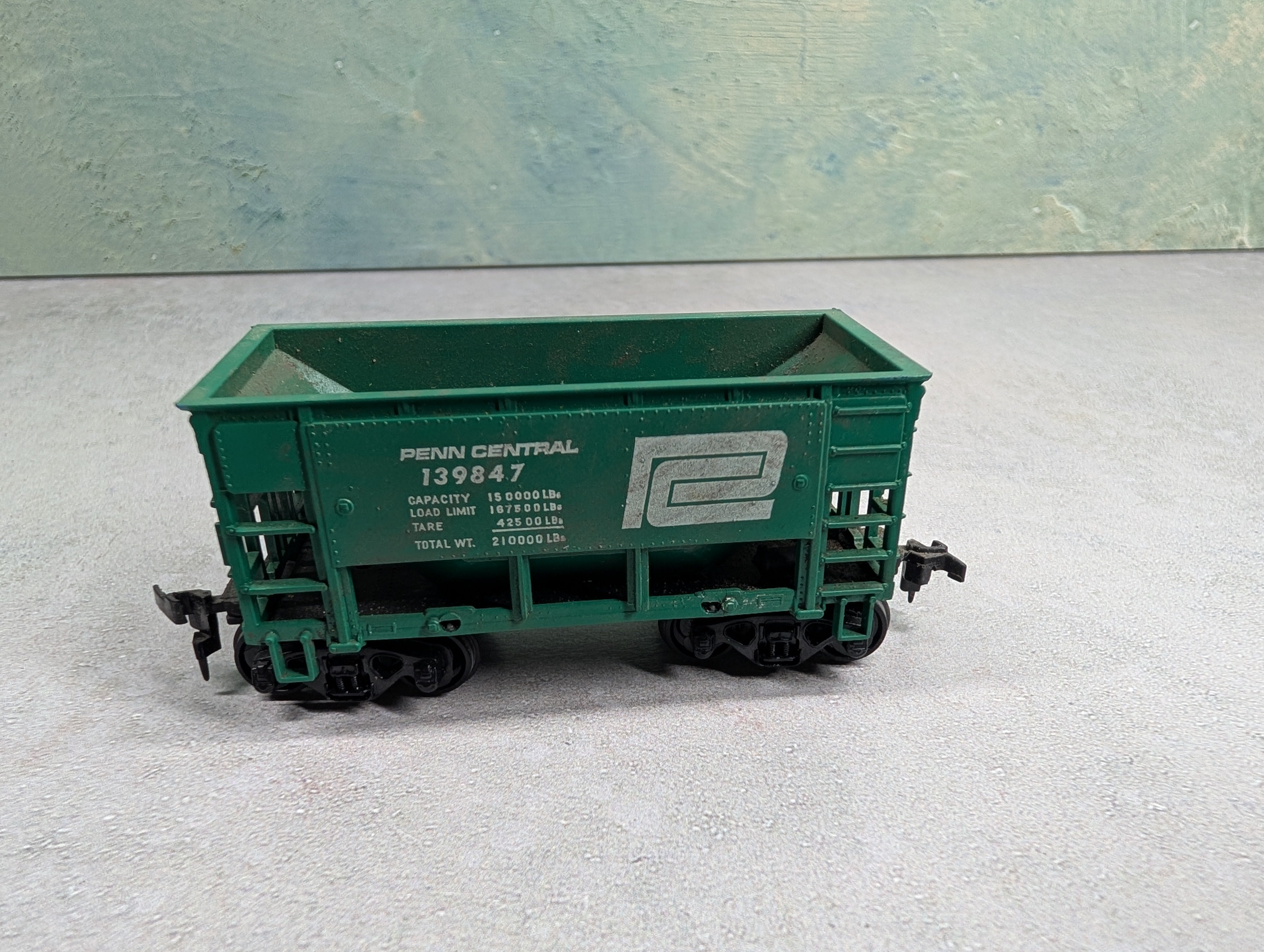 USED Roundhouse HO Scale Ore Car Penn Central #139847