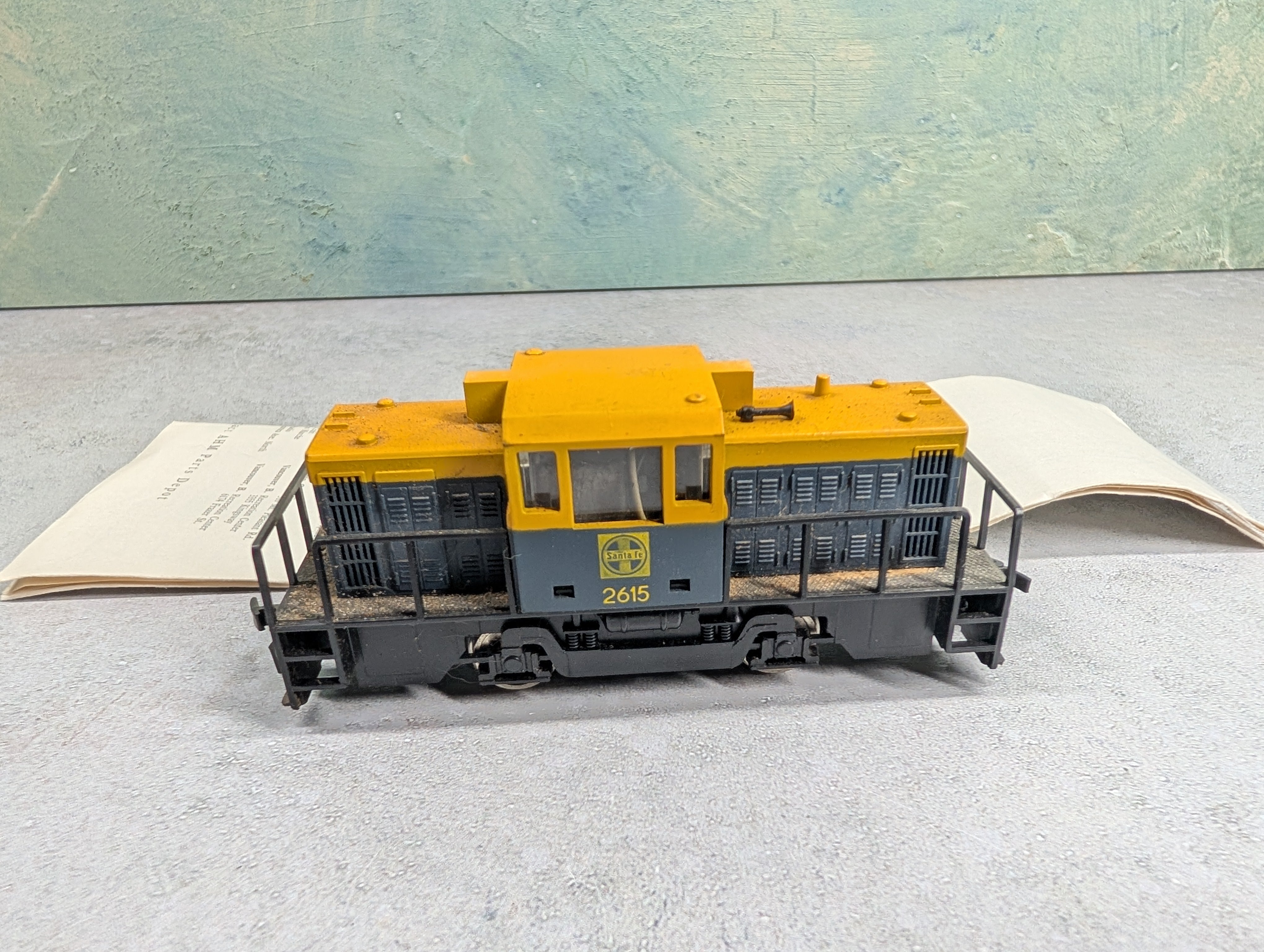 USED AHM HO Scale GE Center Cab Diesel Locomotive Santa Fe #2615 Runs DC