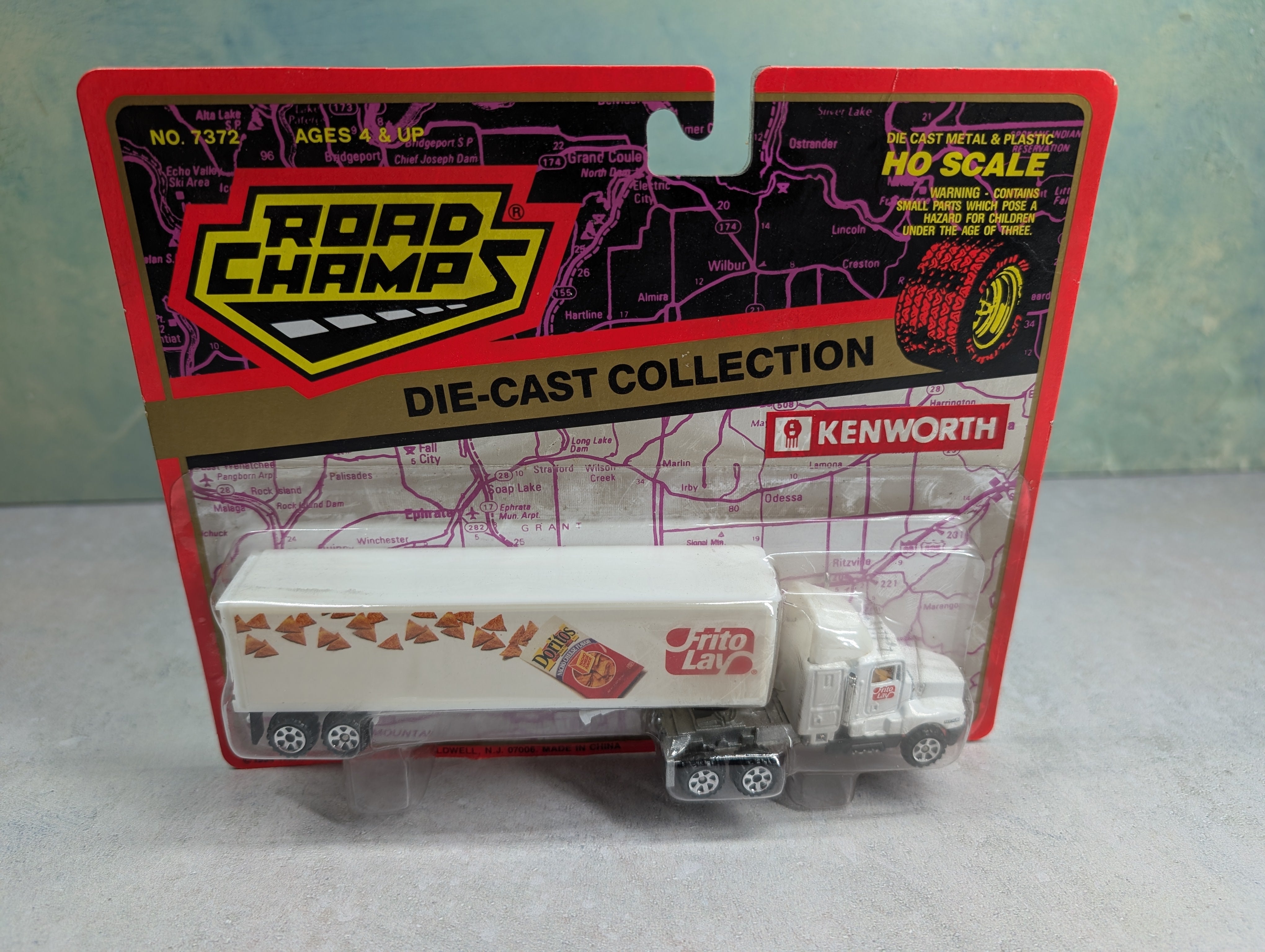 Road Champs 7372 HO Scale Frito Lay Doritos Kenworth Semi Truck and Trailer Die Cast Collection