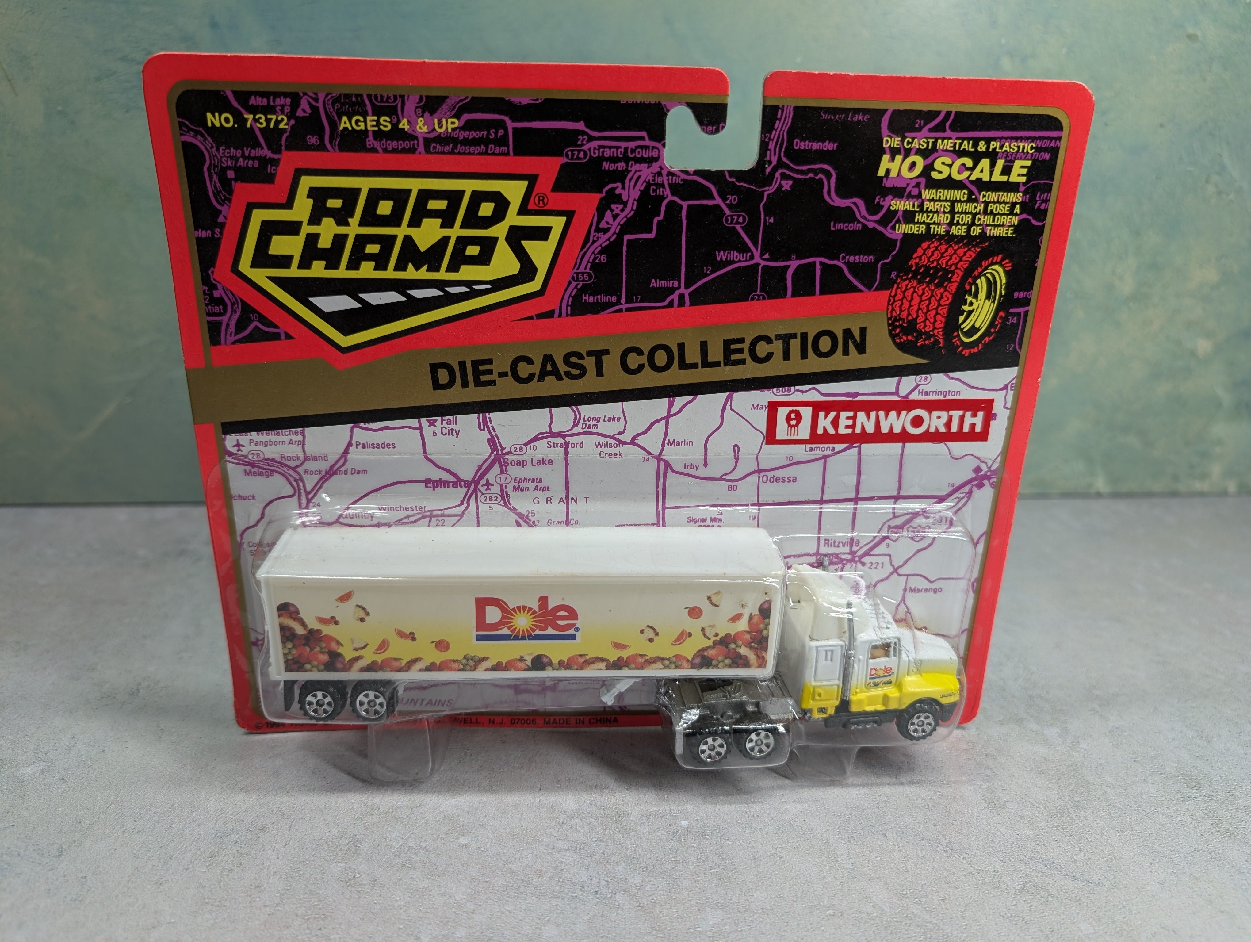 Road Champs 7372 HO Scale Kenworth Dole Semi Truck and Trailer Die Cast Collection