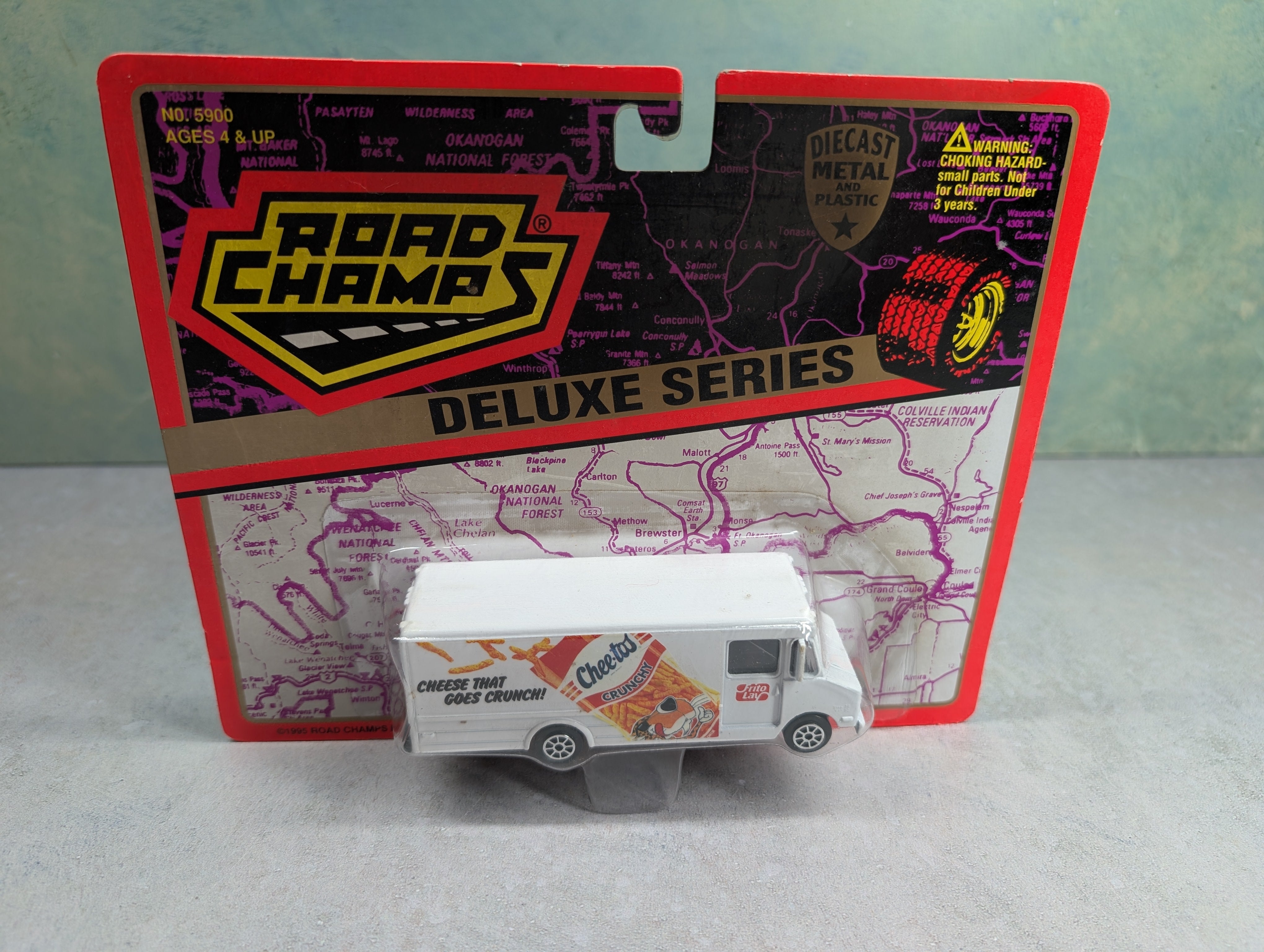 Road Champs 5900 Die Cast Frito Lay Cheetos Step Van Deluxe Series