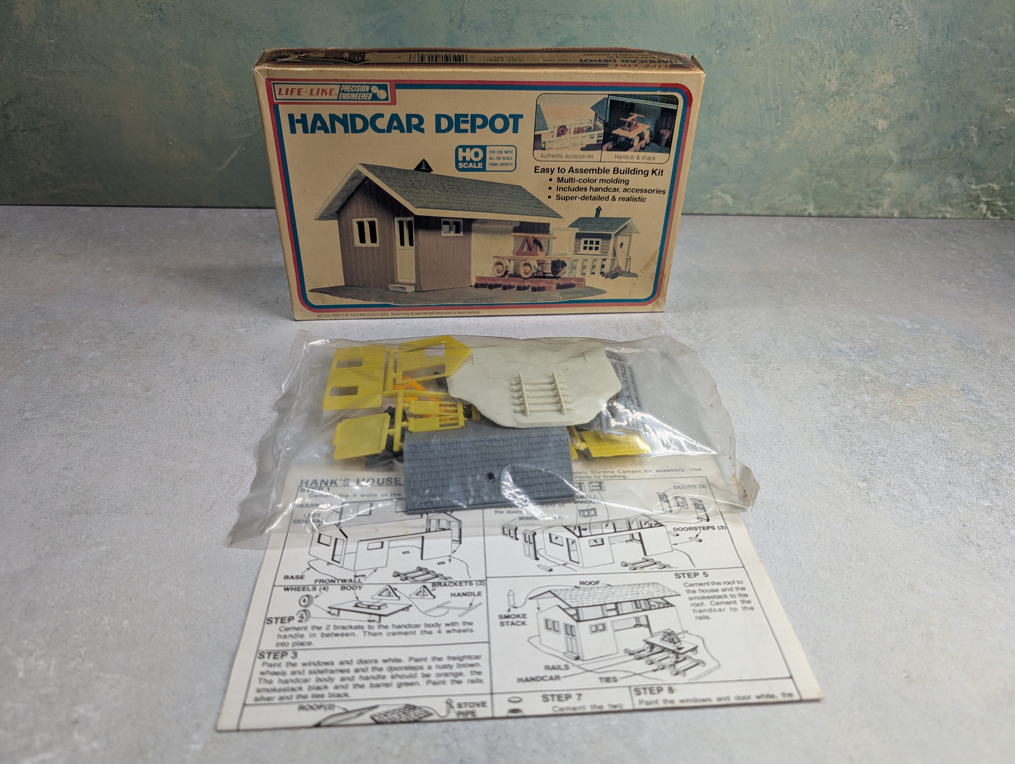 Life-Like 1346 HO Scale Handcar Depot KIT