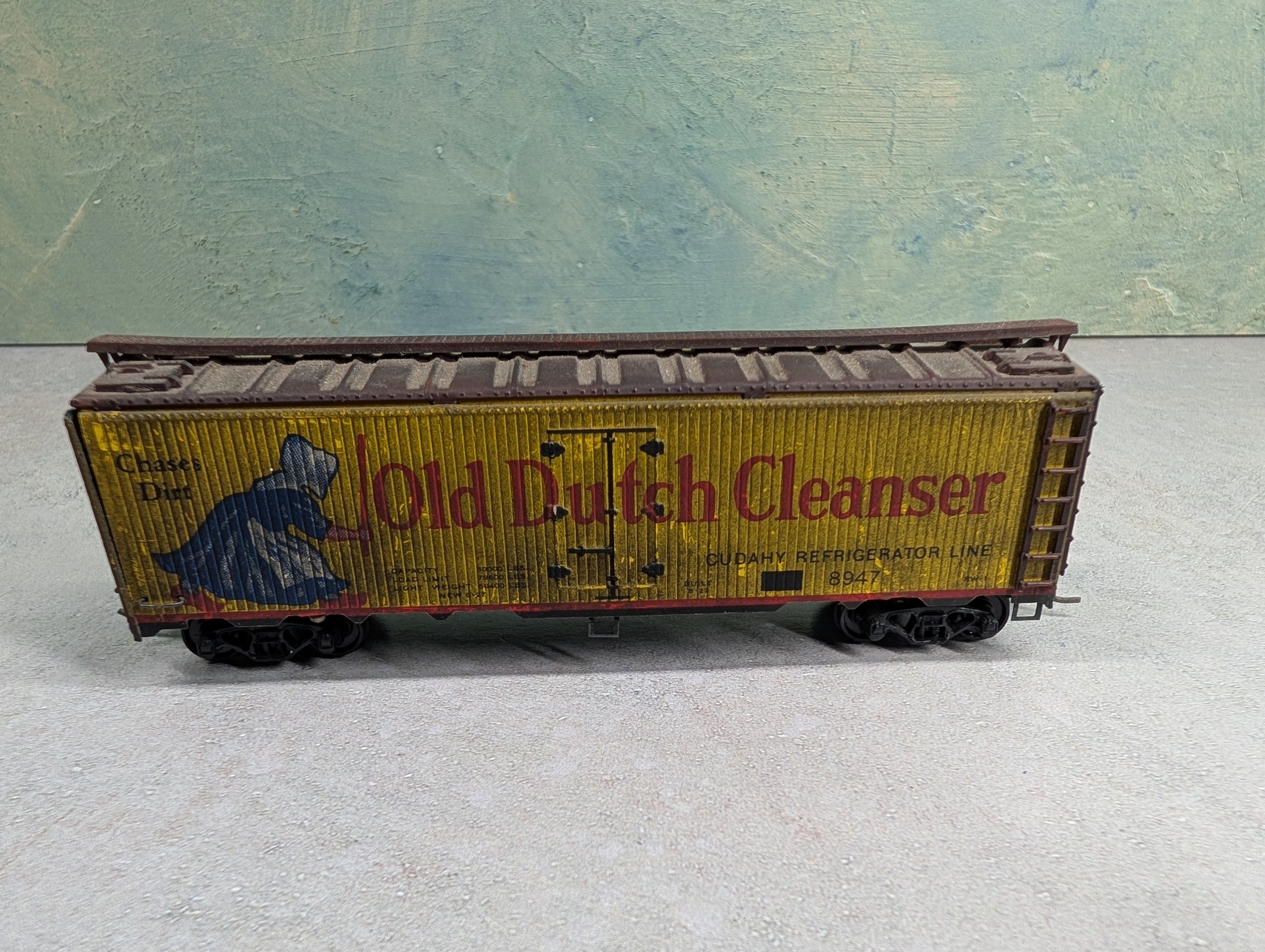 USED Varney HO Scale Metal Wooden Reefer Old Dutch Cleanser #8947 Weathered