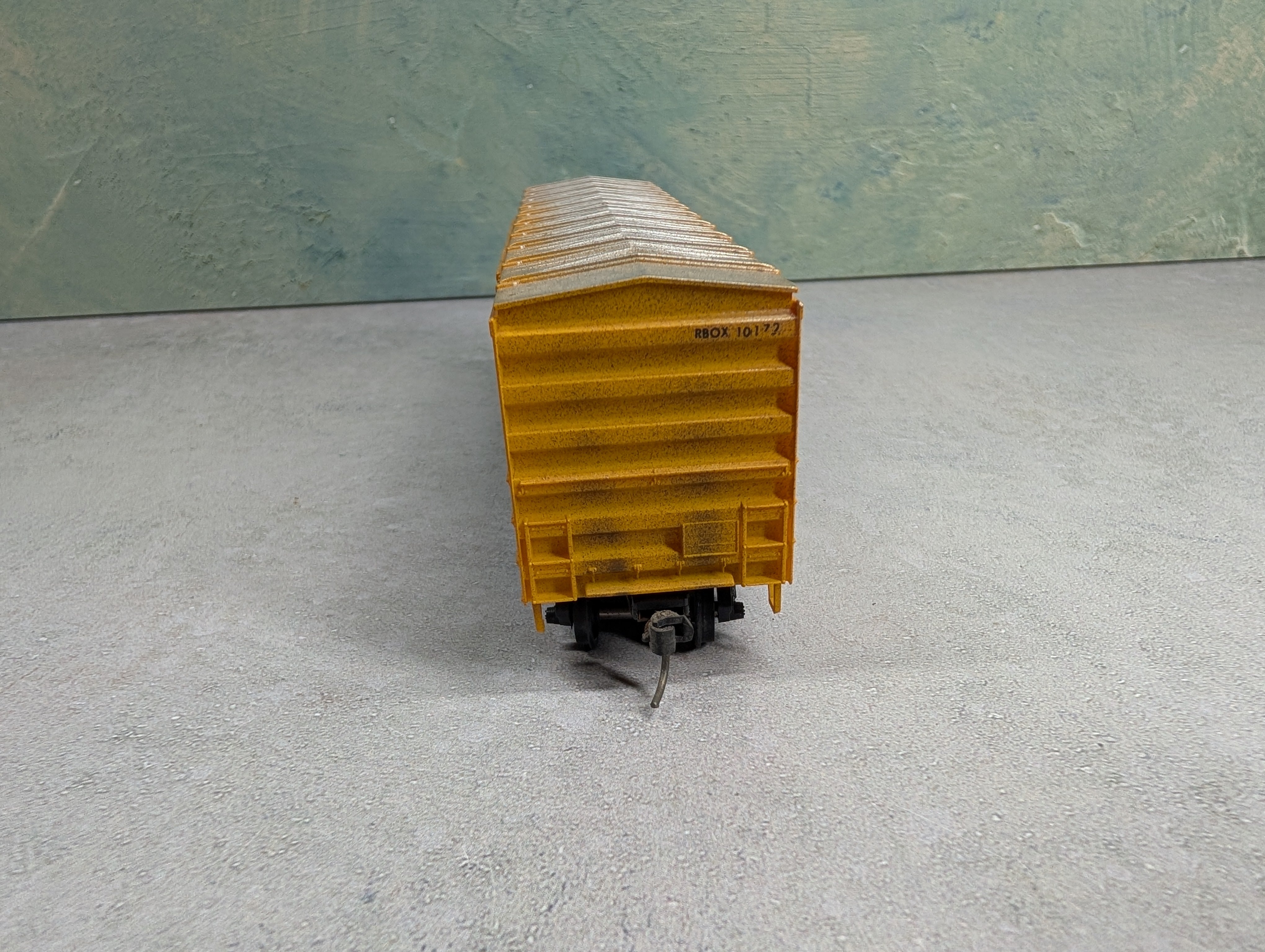 USED Athearn HO Scale 50' Box Car Railbox RBOX #10172 Weathered