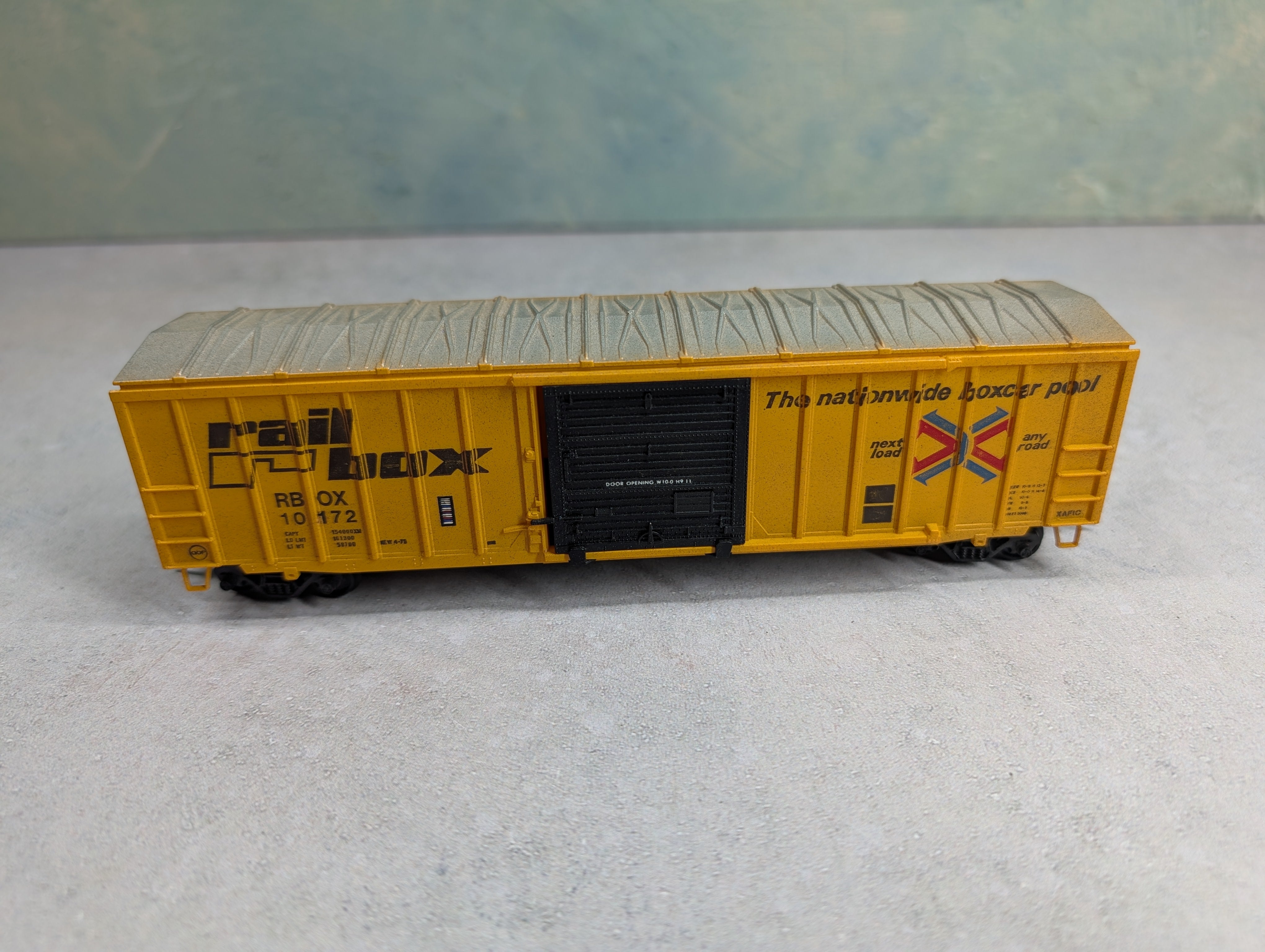 USED Athearn HO Scale 50' Box Car Railbox RBOX #10172 Weathered