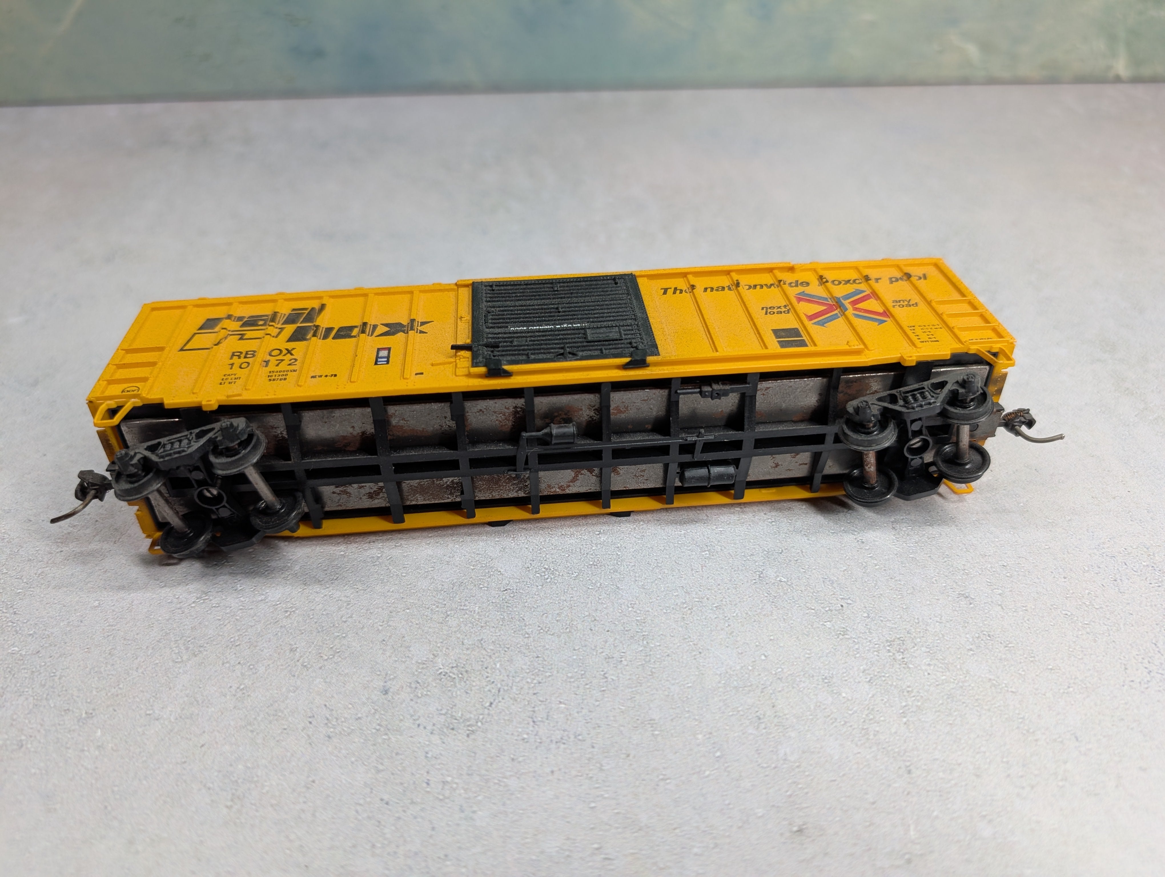 USED Athearn HO Scale 50' Box Car Railbox RBOX #10172 Weathered