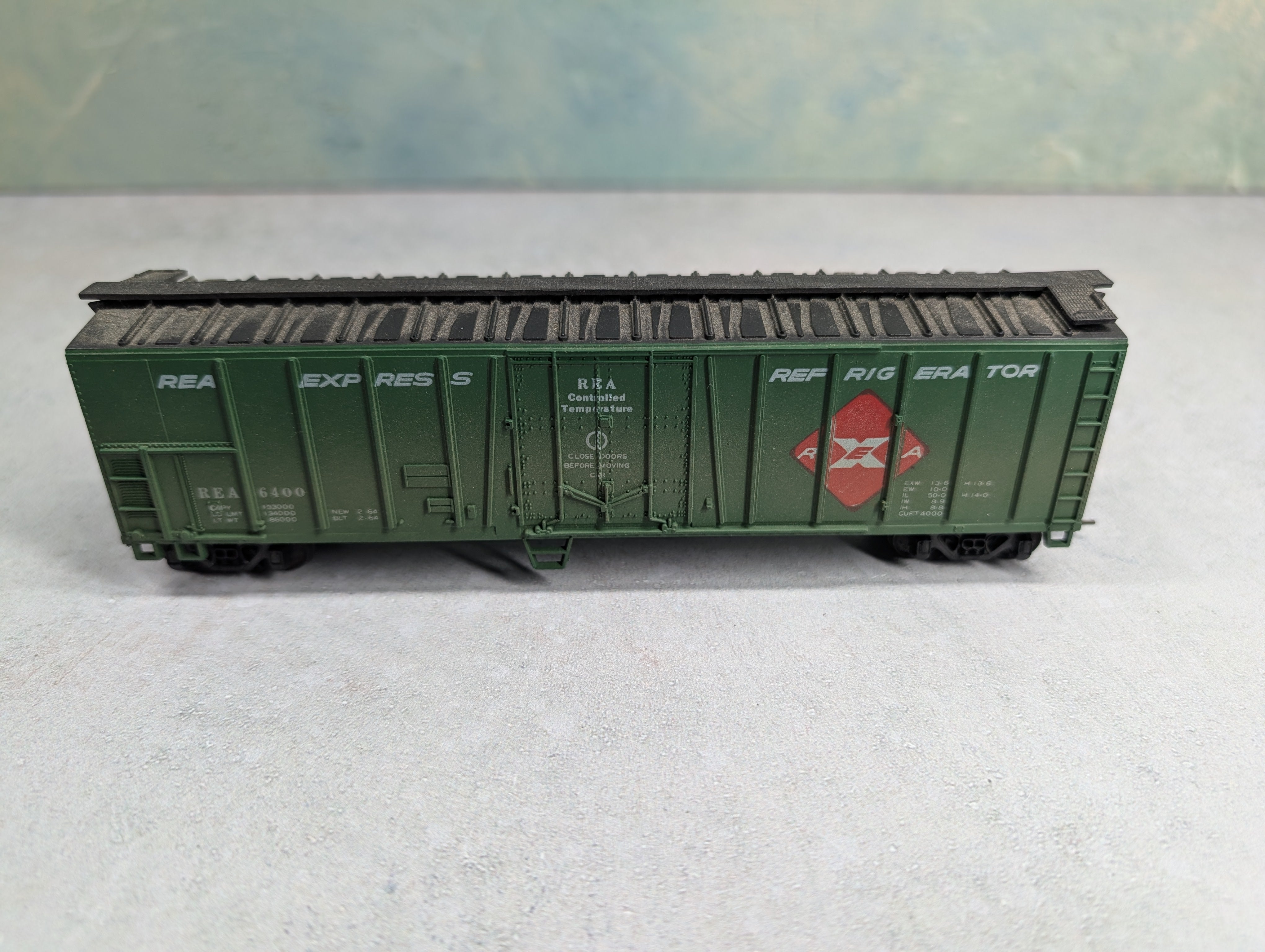 USED HO Scale 50' Box Car REA Express REA #6400 Weathered