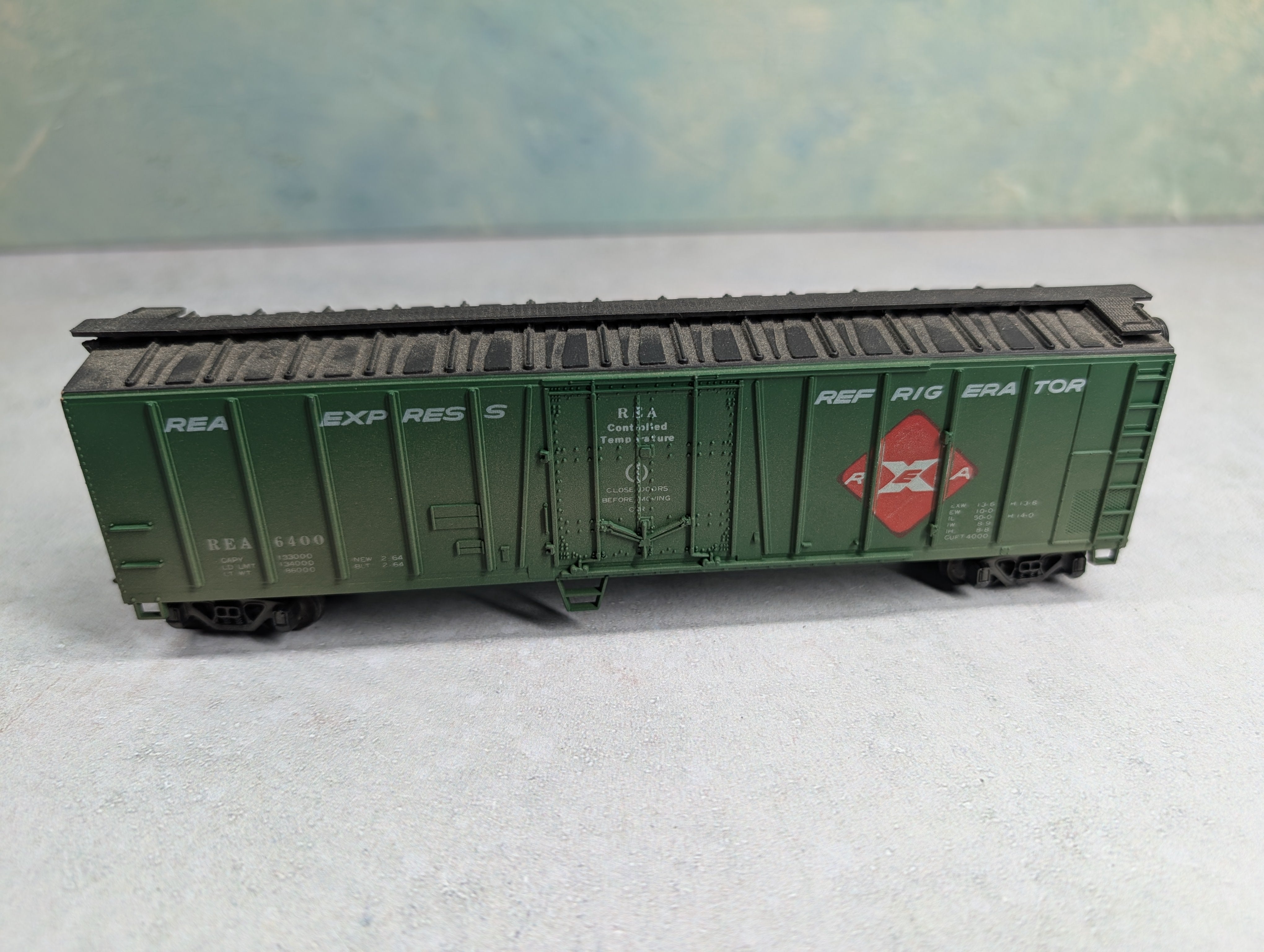 USED HO Scale 50' Box Car REA Express REA #6400 Weathered
