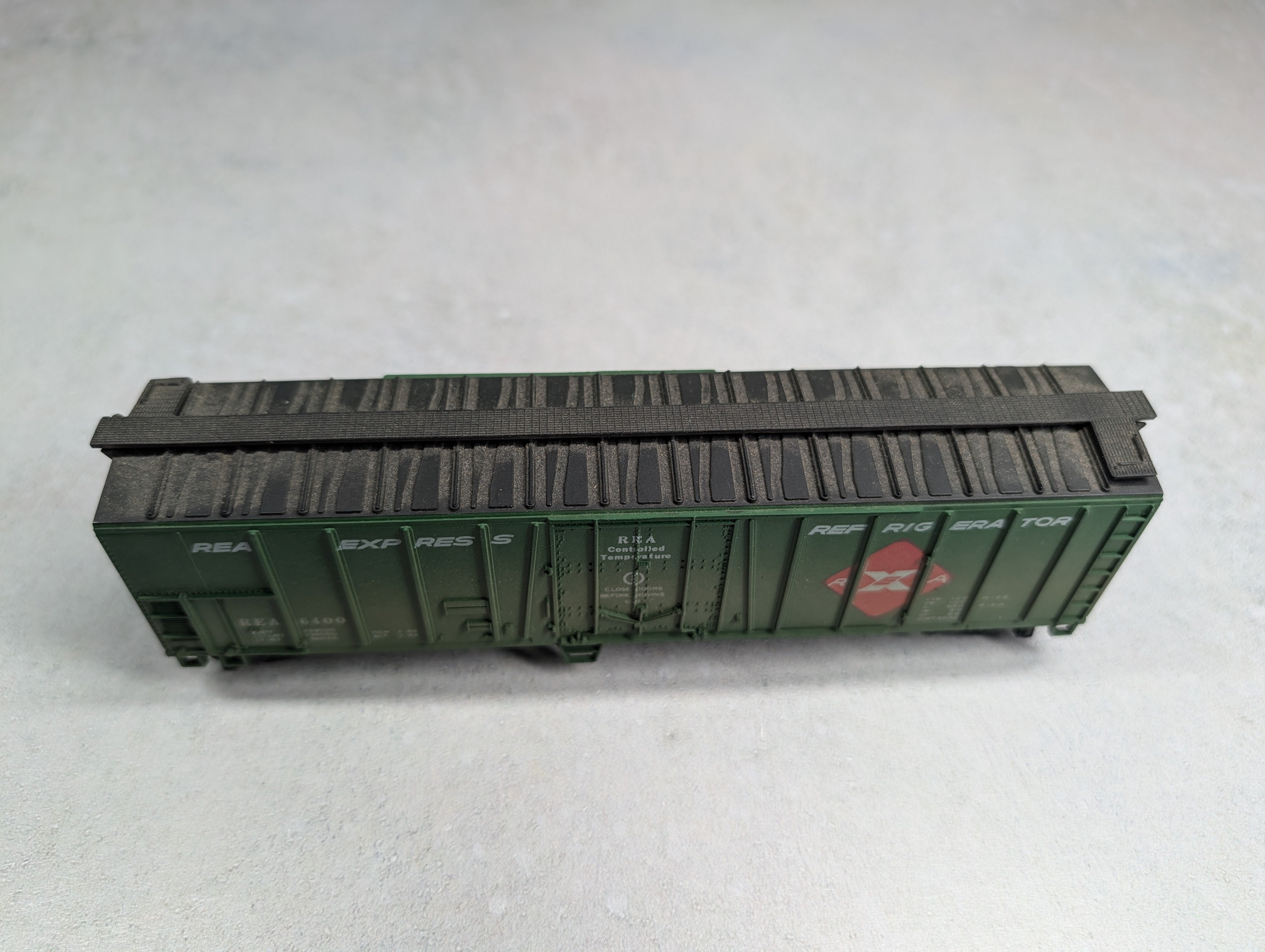 USED HO Scale 50' Box Car REA Express REA #6400 Weathered