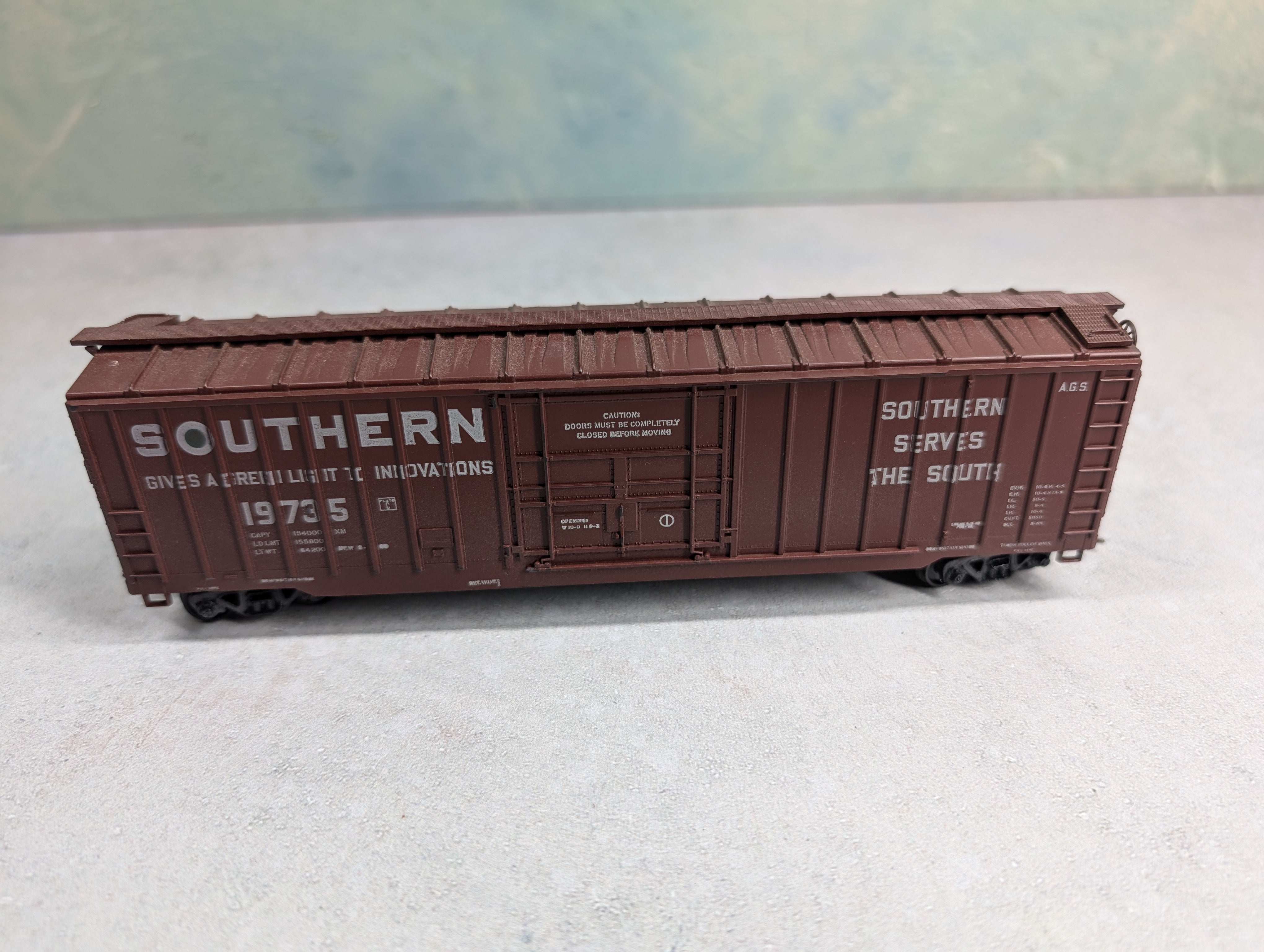 USED Athearn HO Scale 50' Box Car Southern #19735 Weathered