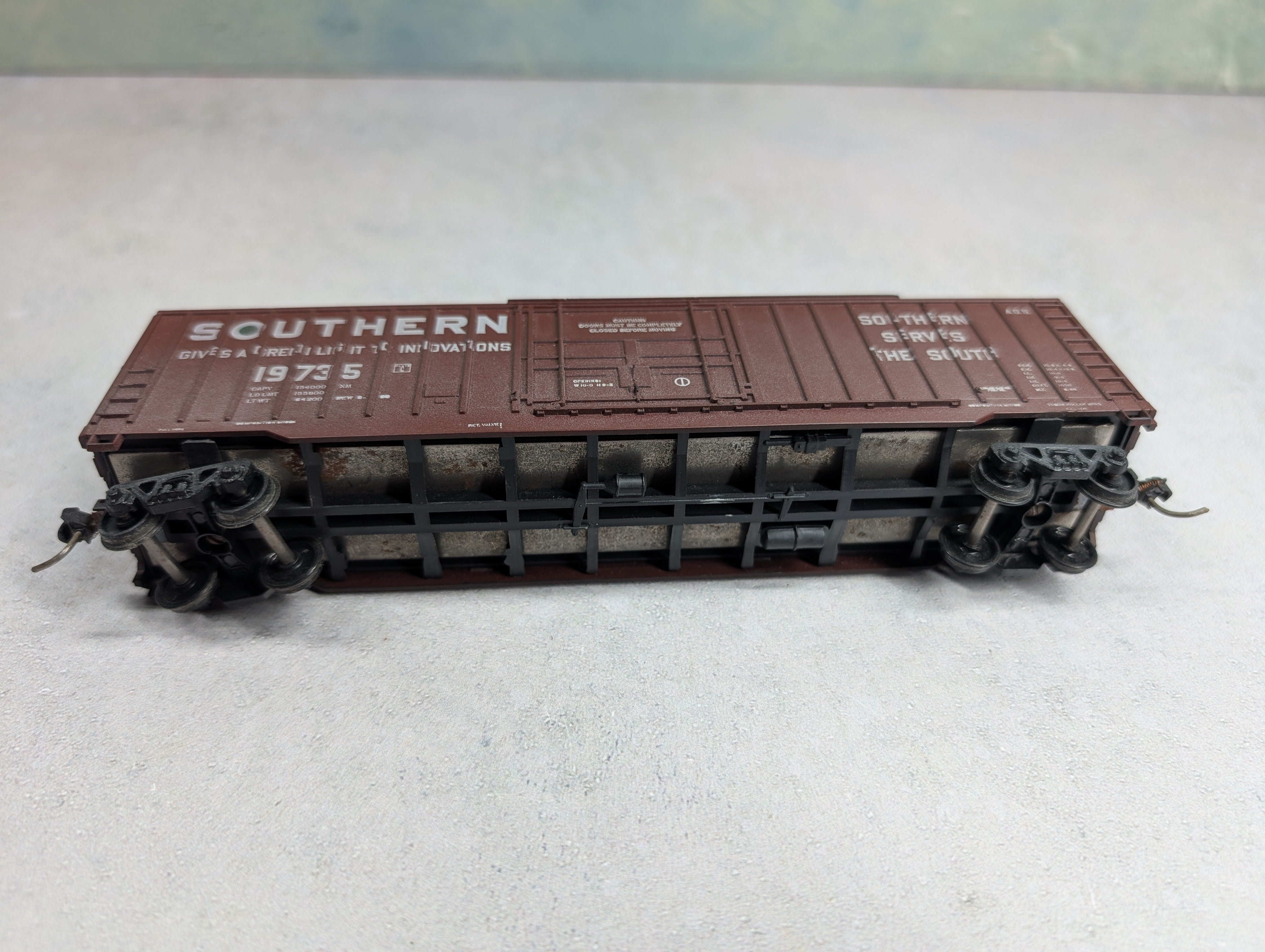 USED Athearn HO Scale 50' Box Car Southern #19735 Weathered