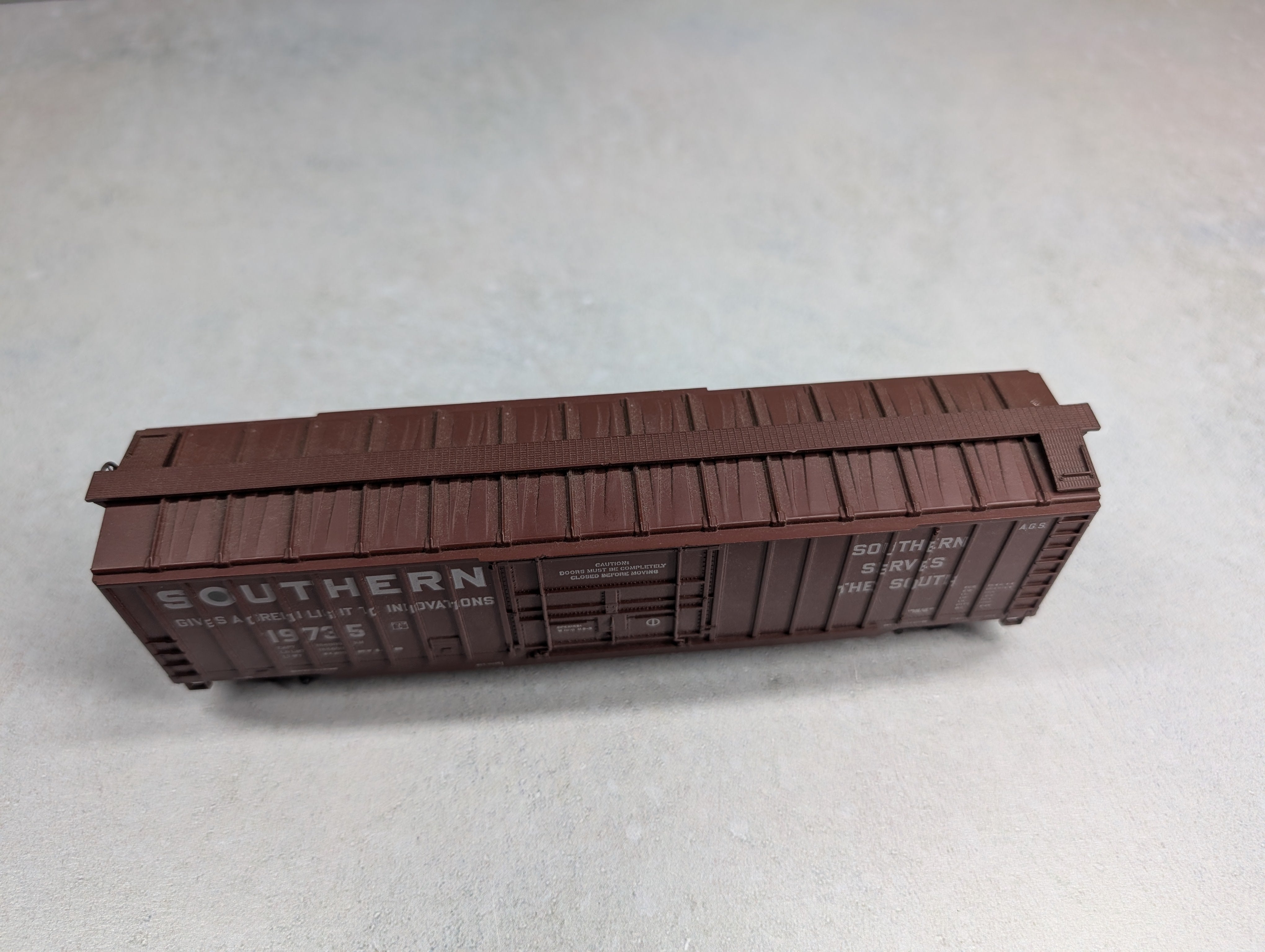 USED Athearn HO Scale 50' Box Car Southern #19735 Weathered