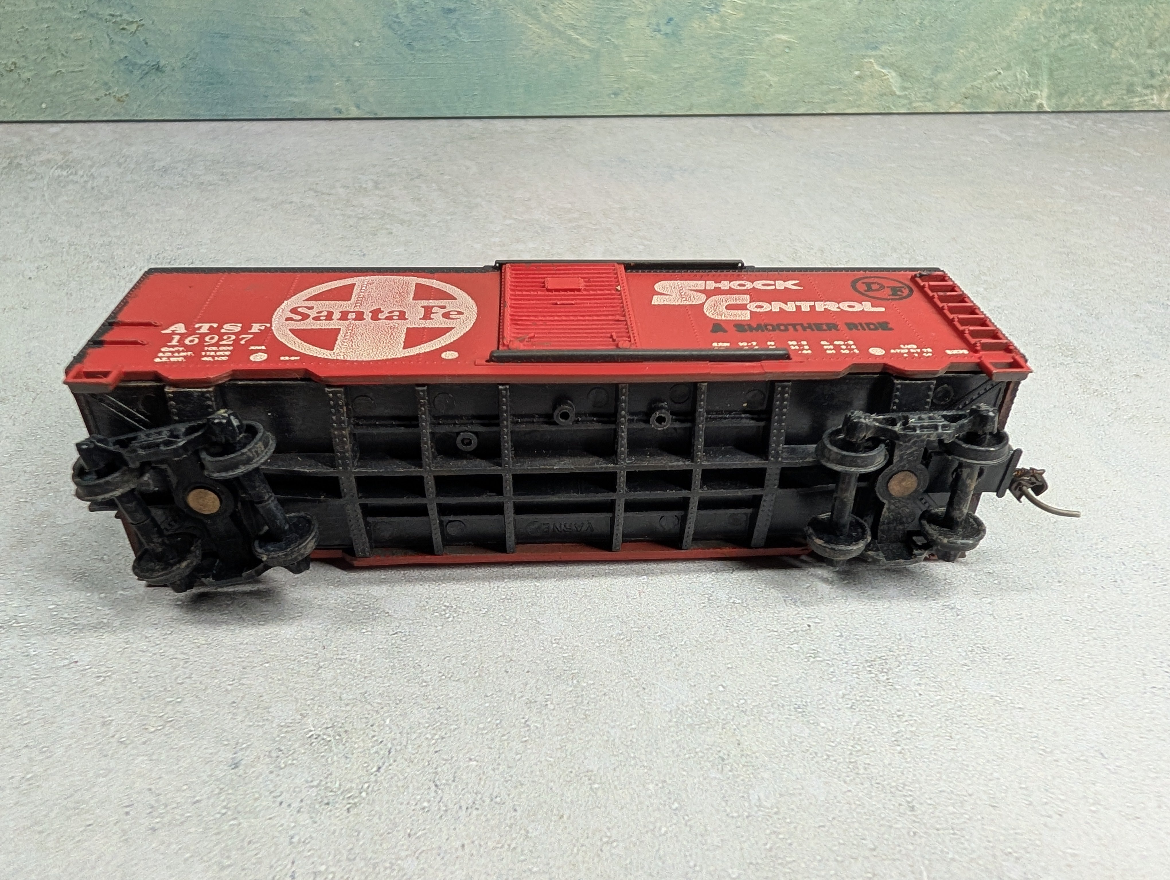 USED Varney HO Scale 40' Box Car Santa Fe ATSF #16927