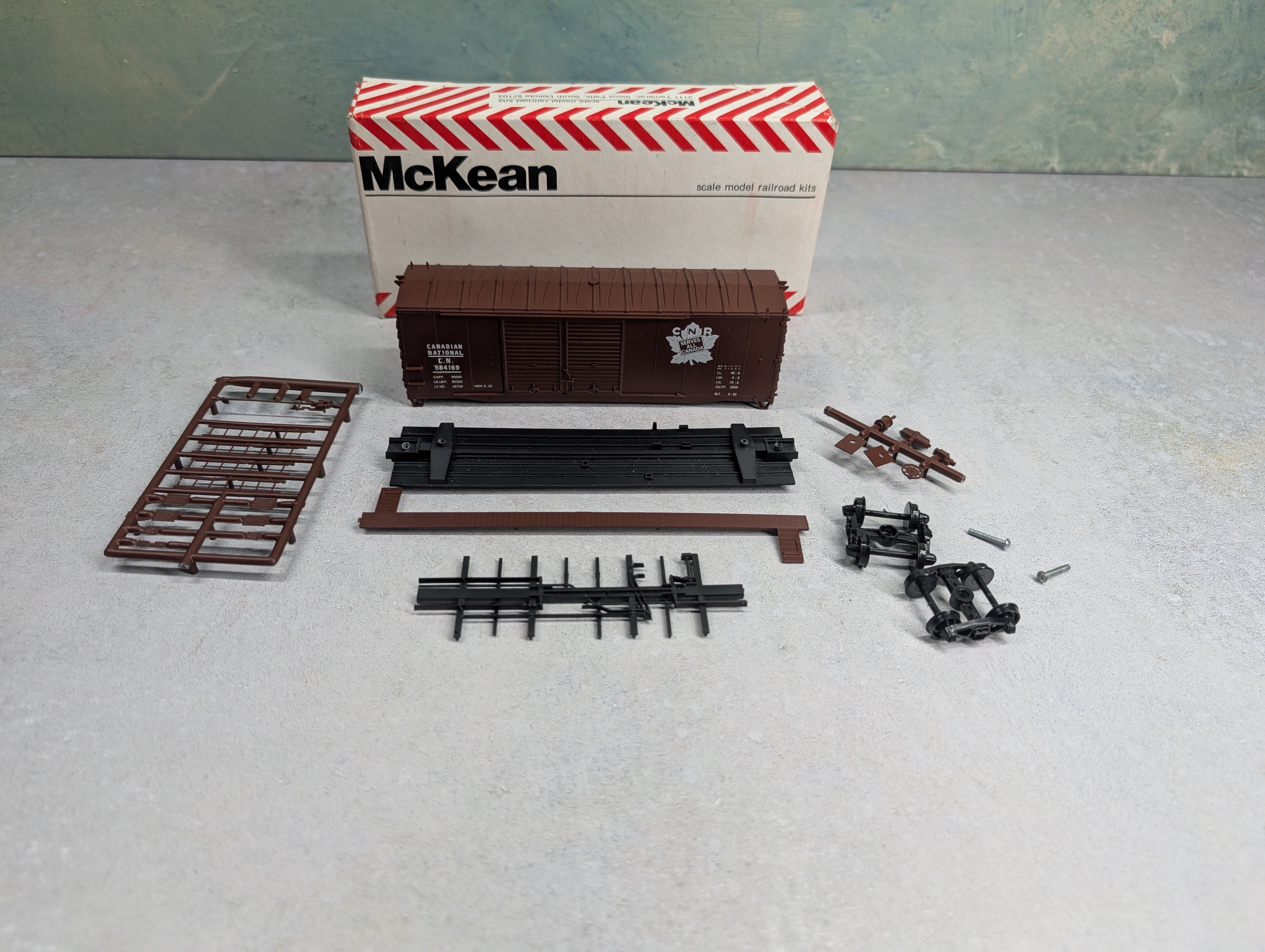 USED MCKEAN 316 HO Scale 40' DD Box Car Canadian National Leaf KIT