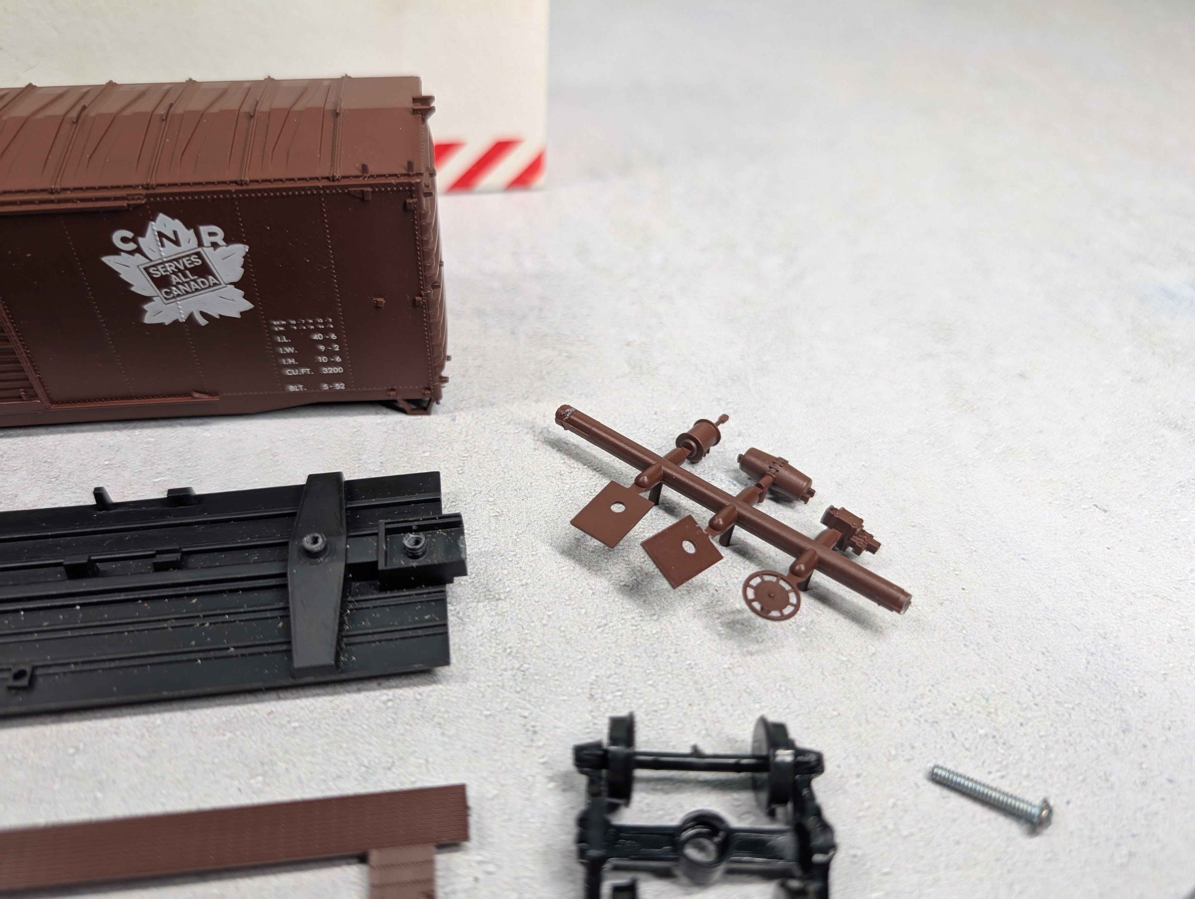 USED MCKEAN 316 HO Scale 40' DD Box Car Canadian National Leaf KIT