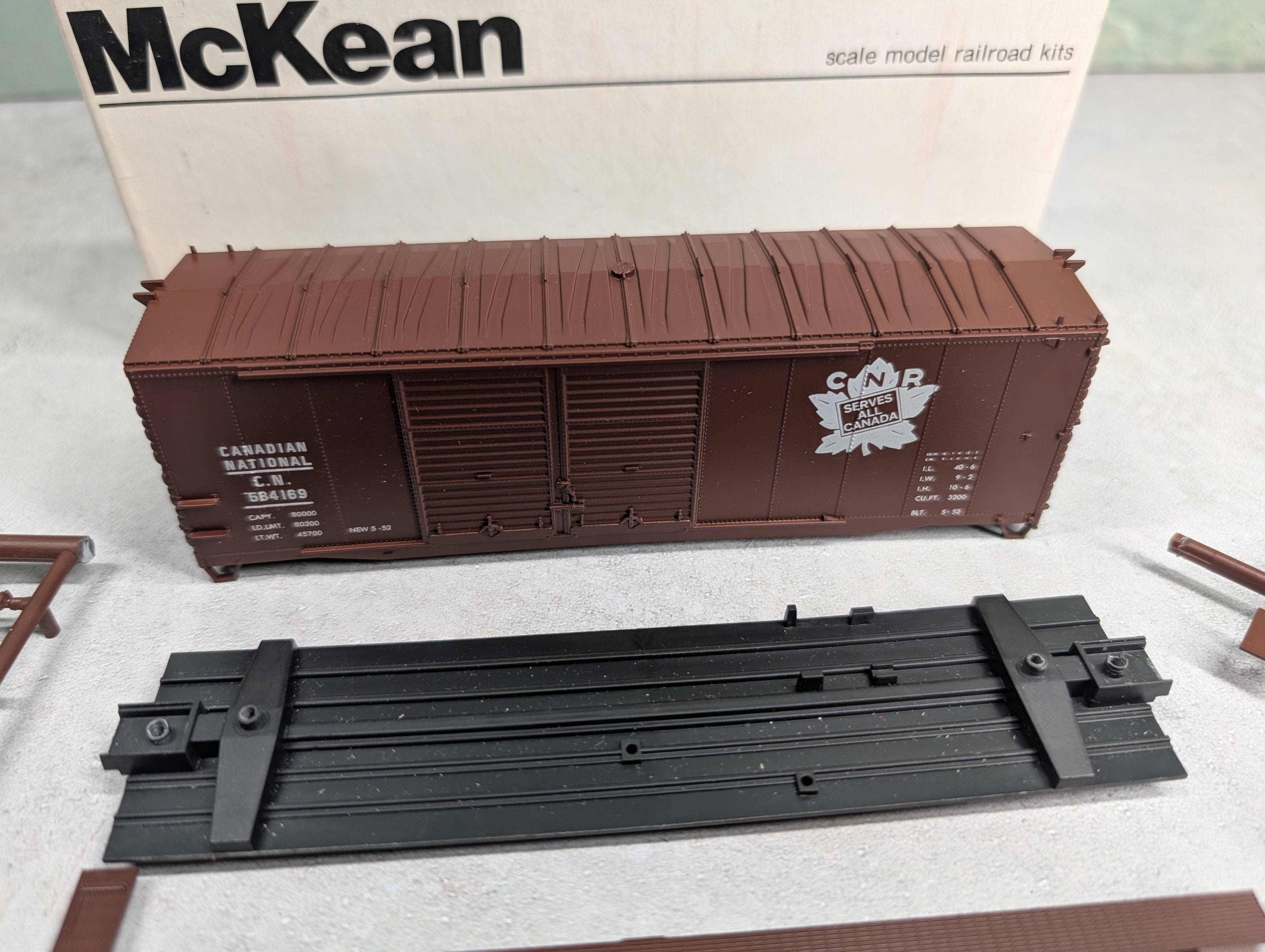 USED MCKEAN 316 HO Scale 40' DD Box Car Canadian National Leaf KIT
