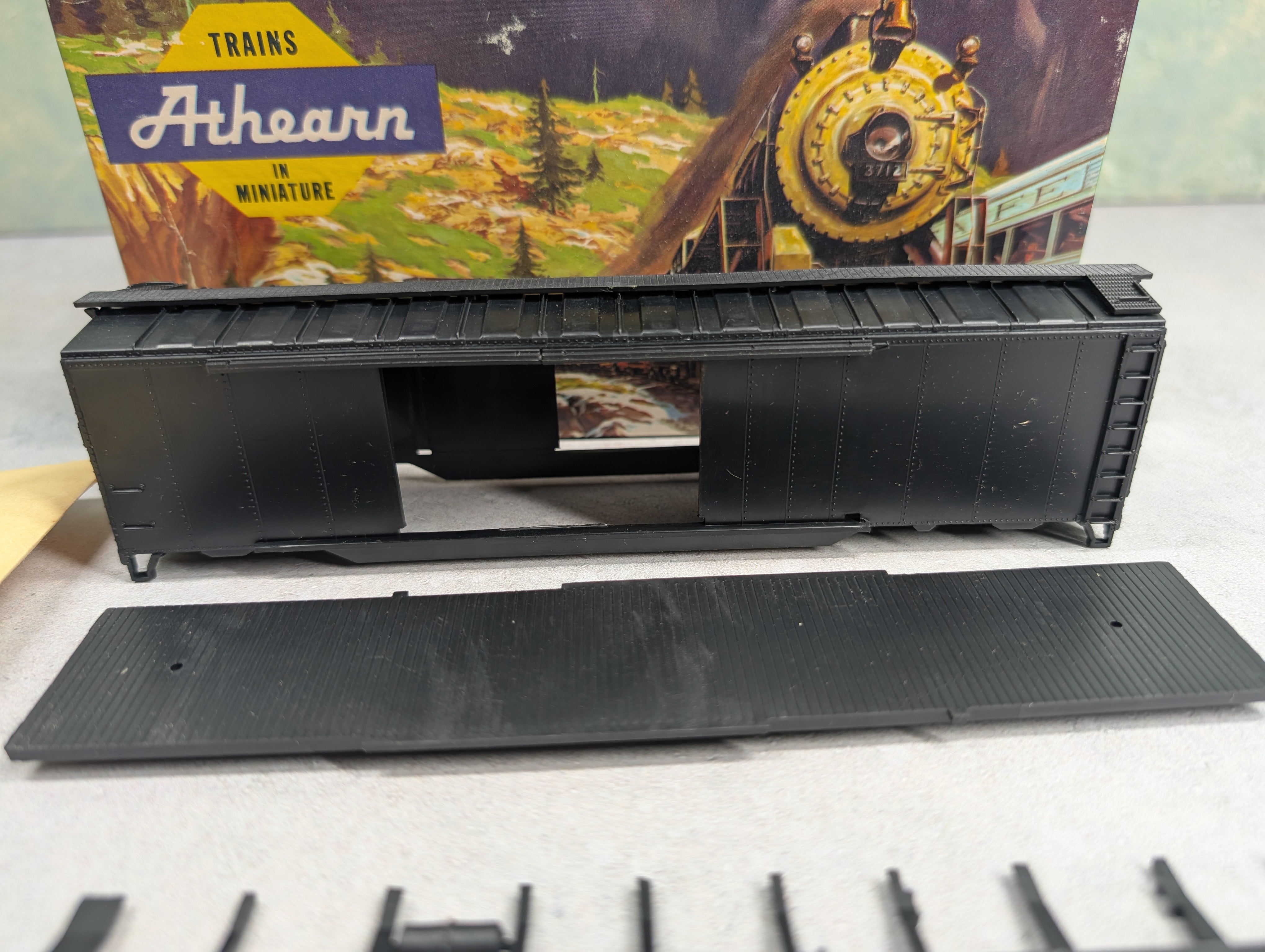 USED Athearn 1309 HO Scale Black Undecorated 50' DD Box Car KIT