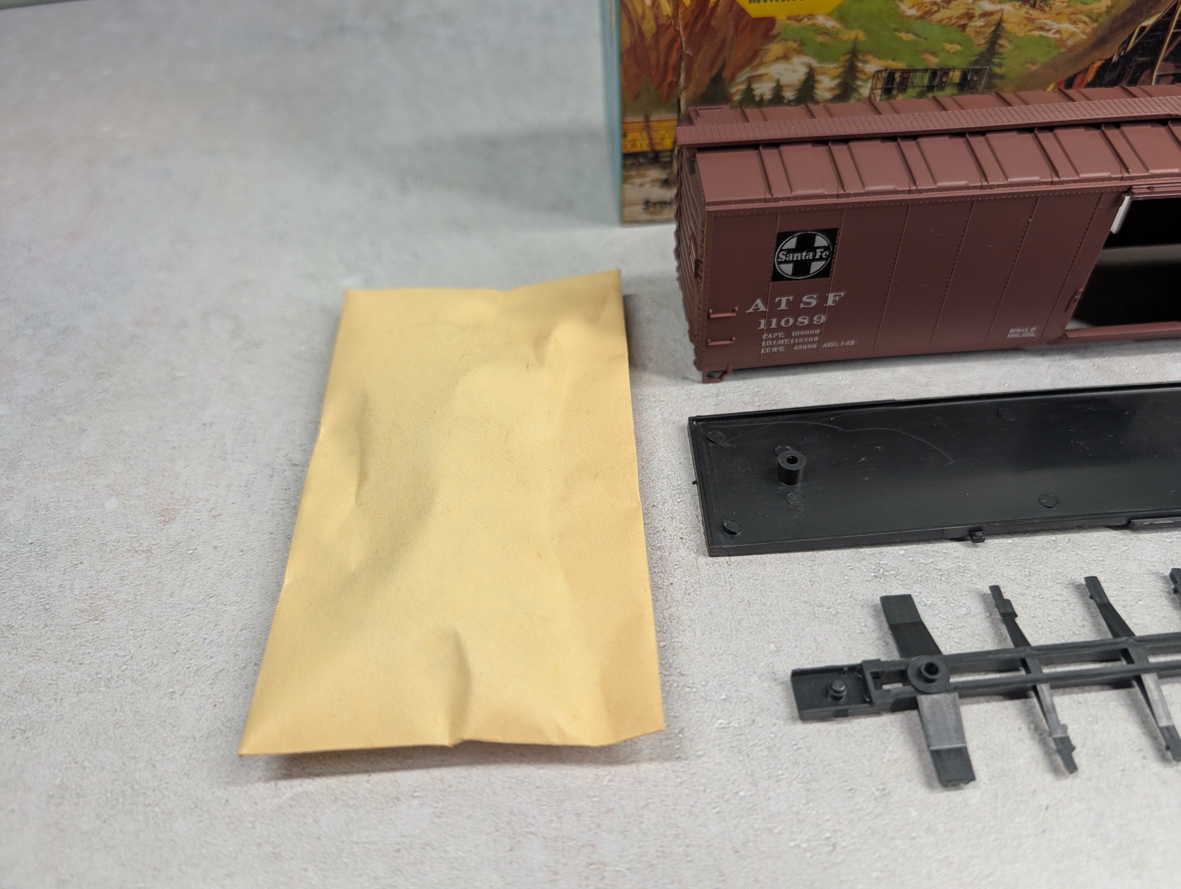USED Athearn HO Scale 50' Box Car KIT