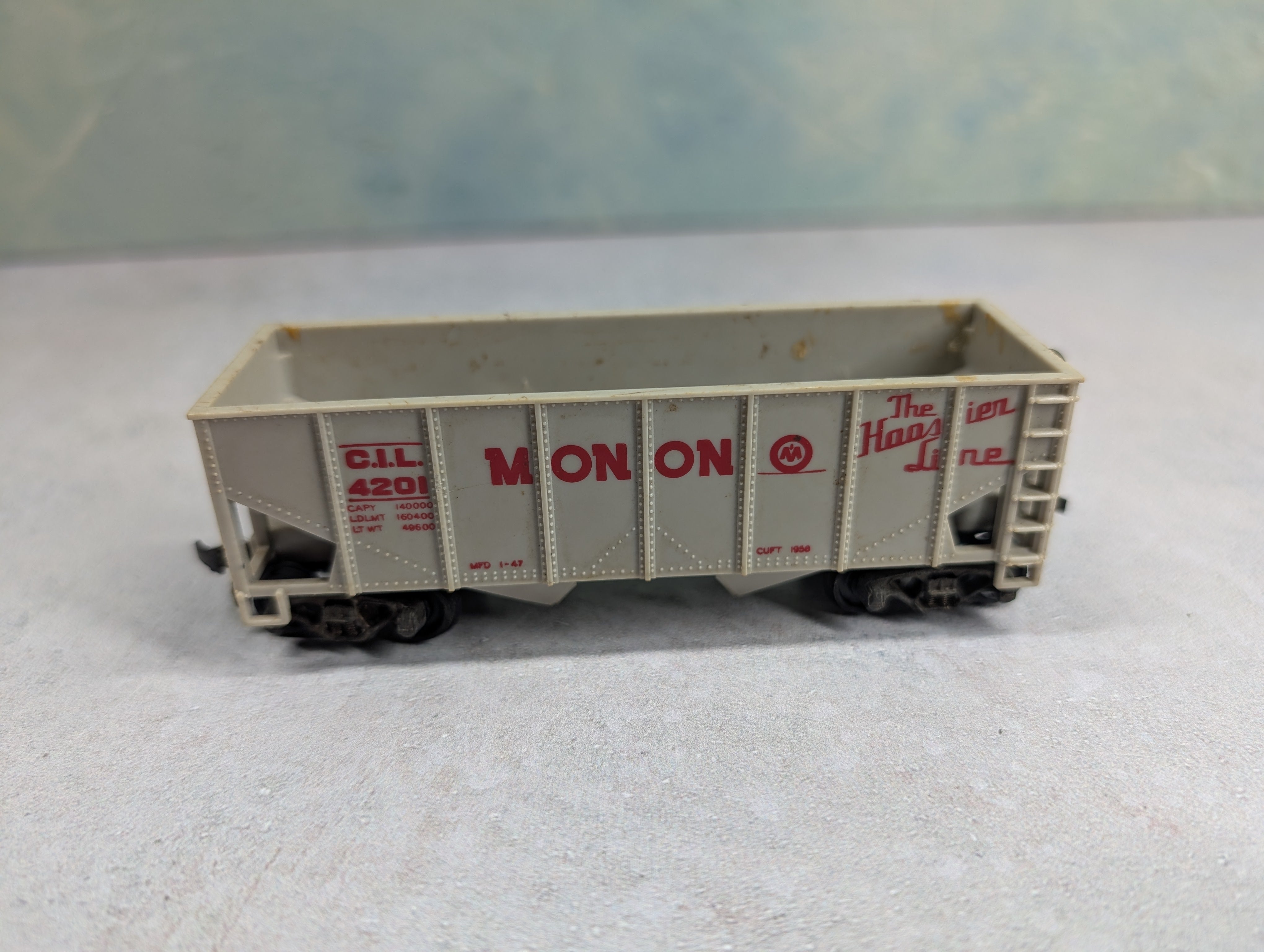 USED Varney HO Scale 2 Bay Open Hopper Monon CIL #4201