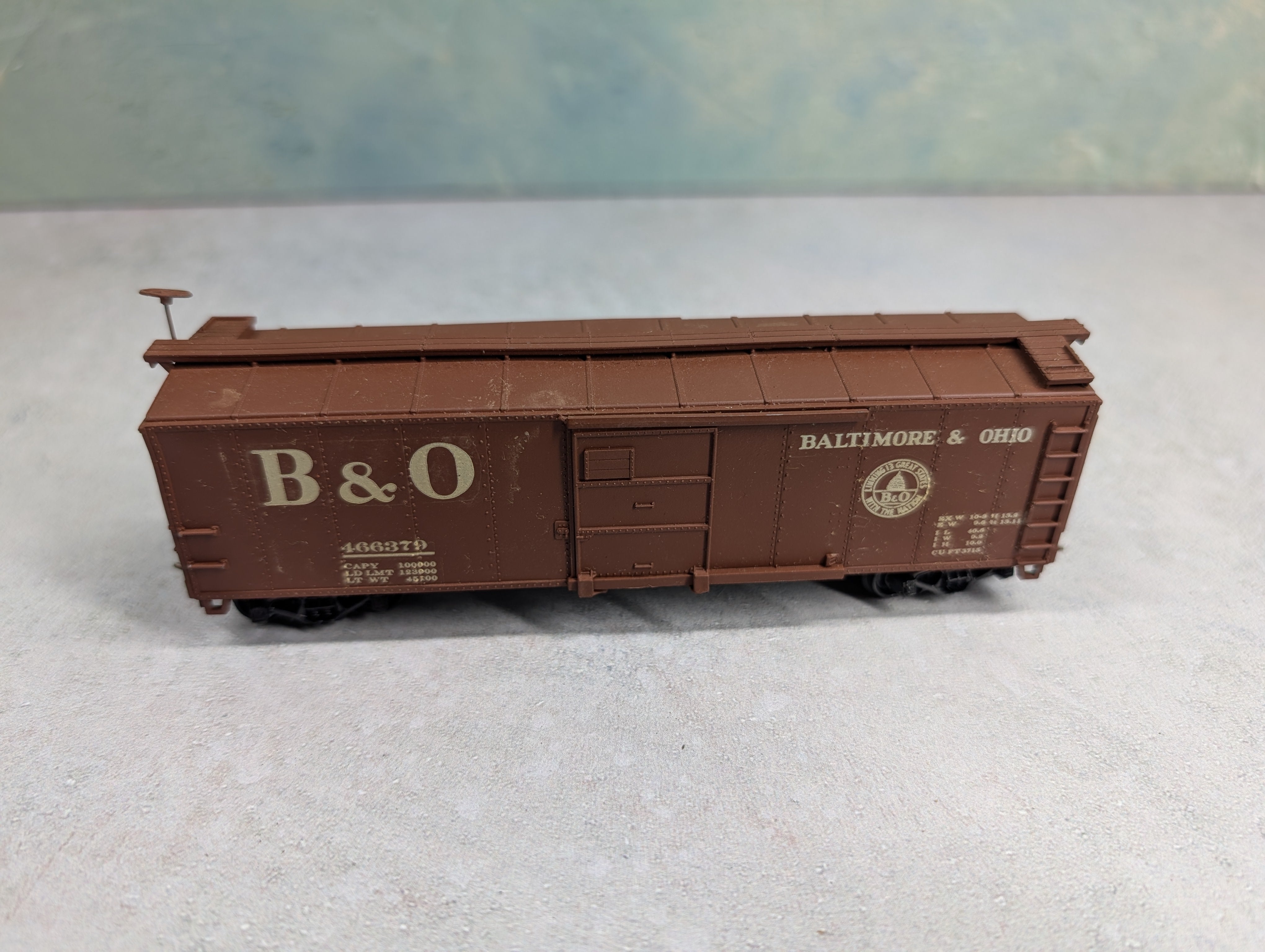USED TRAIN MINIATURE HO Scale 40' Box Car Baltimore and Ohio B&O #466379 Decal