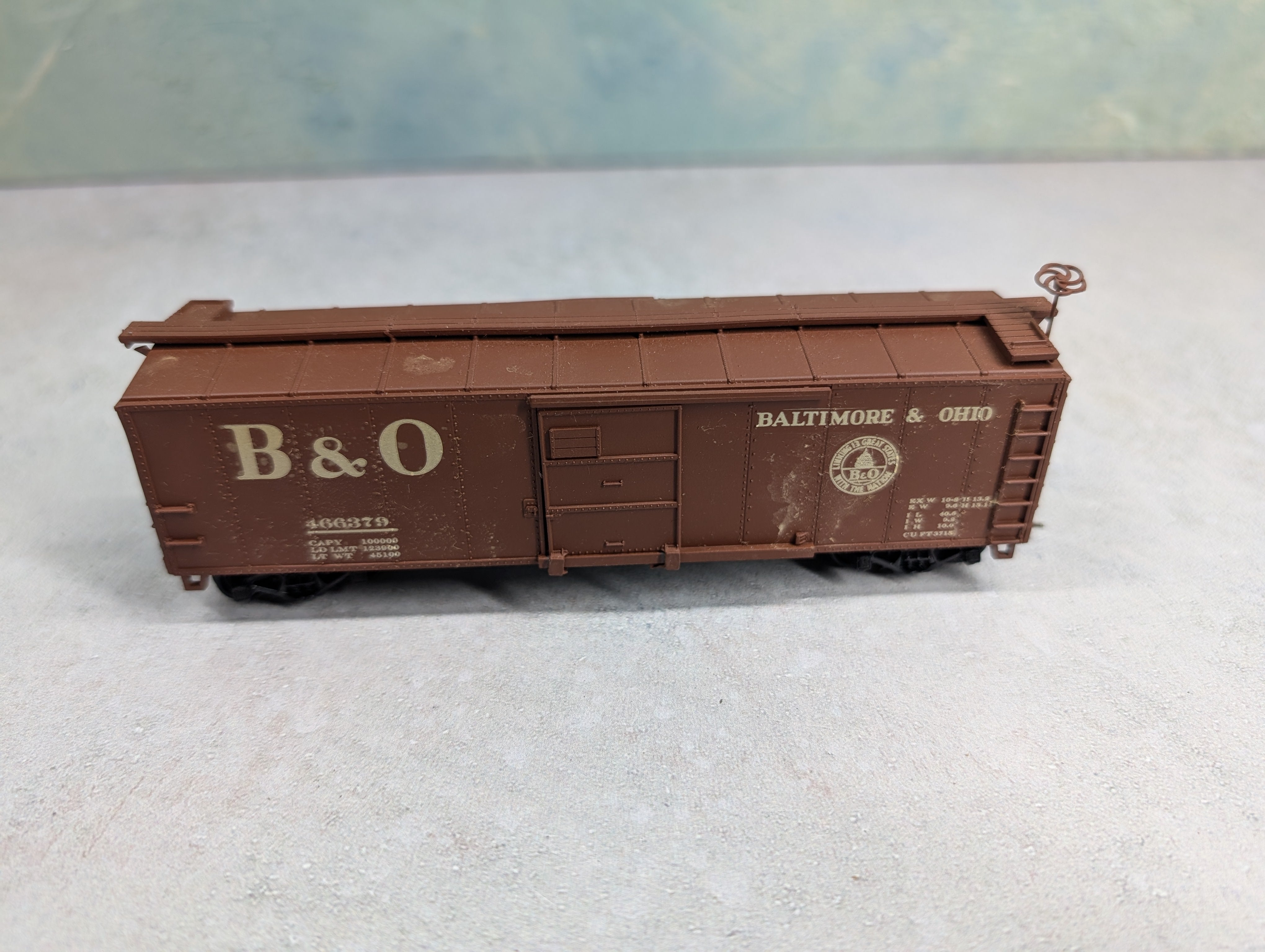 USED TRAIN MINIATURE HO Scale 40' Box Car Baltimore and Ohio B&O #466379 Decal