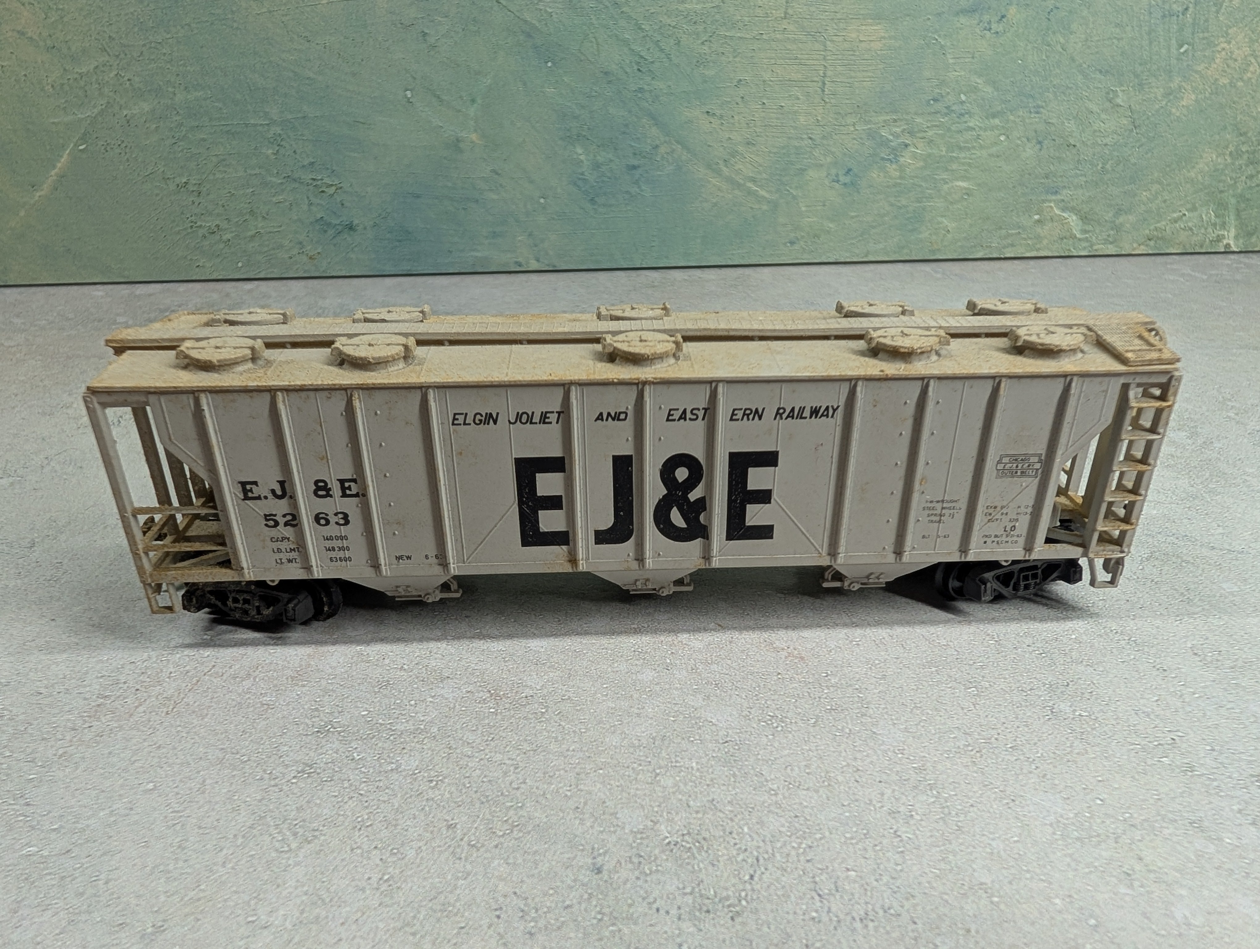 USED HO Scale Covered Hopper Elgin Joliet & Eastern EJ&E #5263