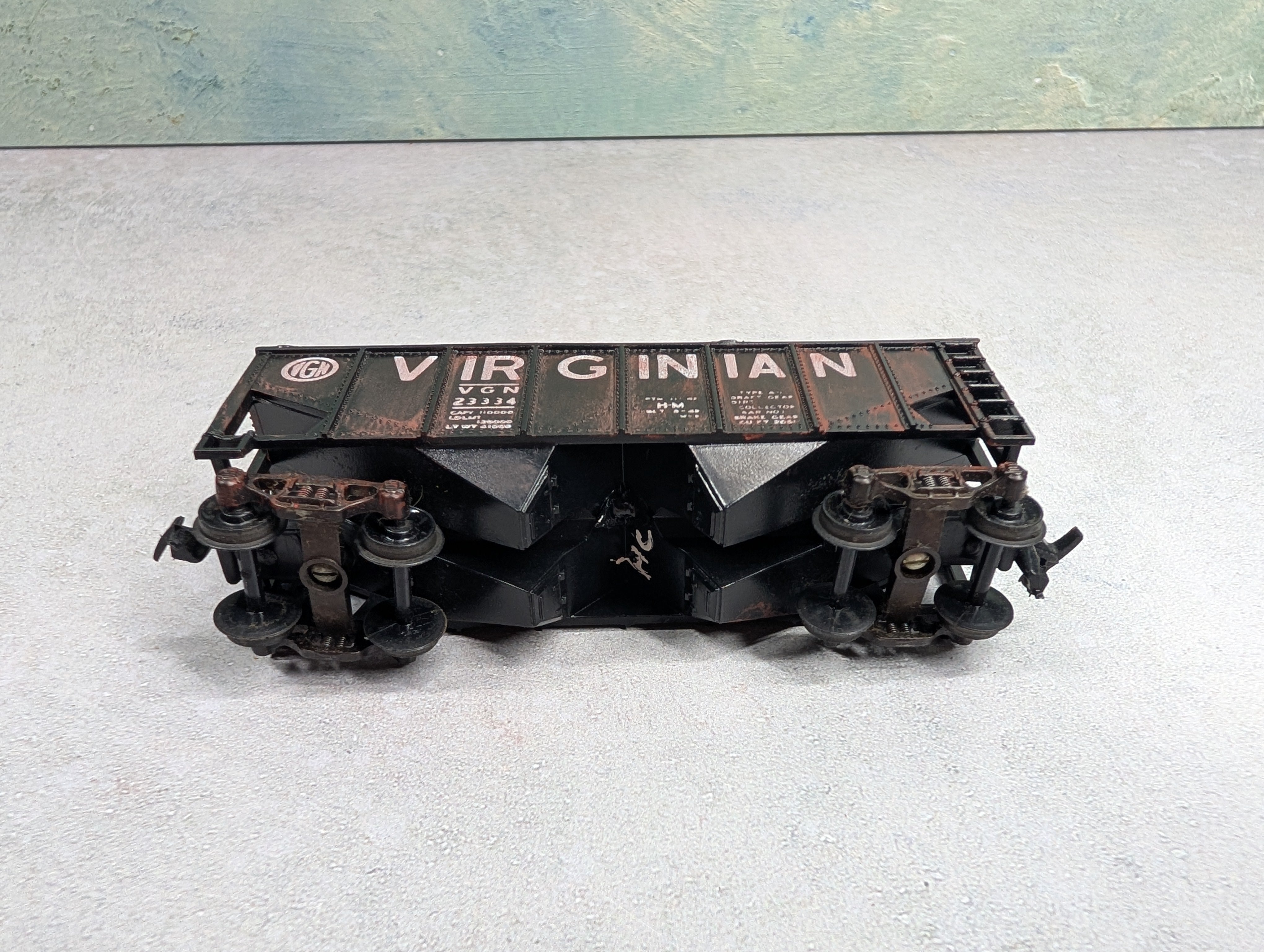 USED Varney HO Scale 2 Bay Open Hopper Virginian VGN #23334 Weathered