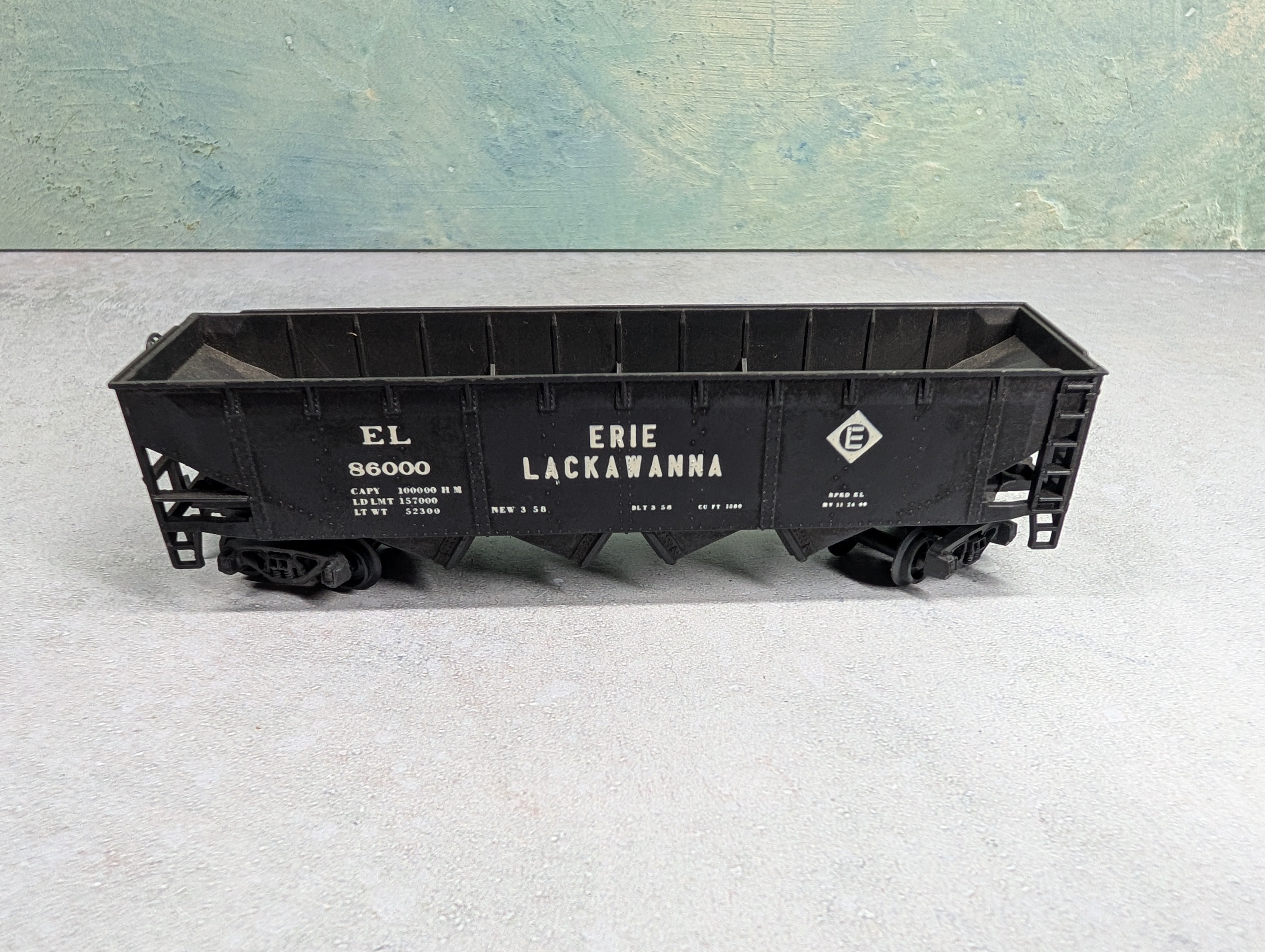 USED HO Scale 4 Bay Open Hopper Erie Lackawanna EL #86000