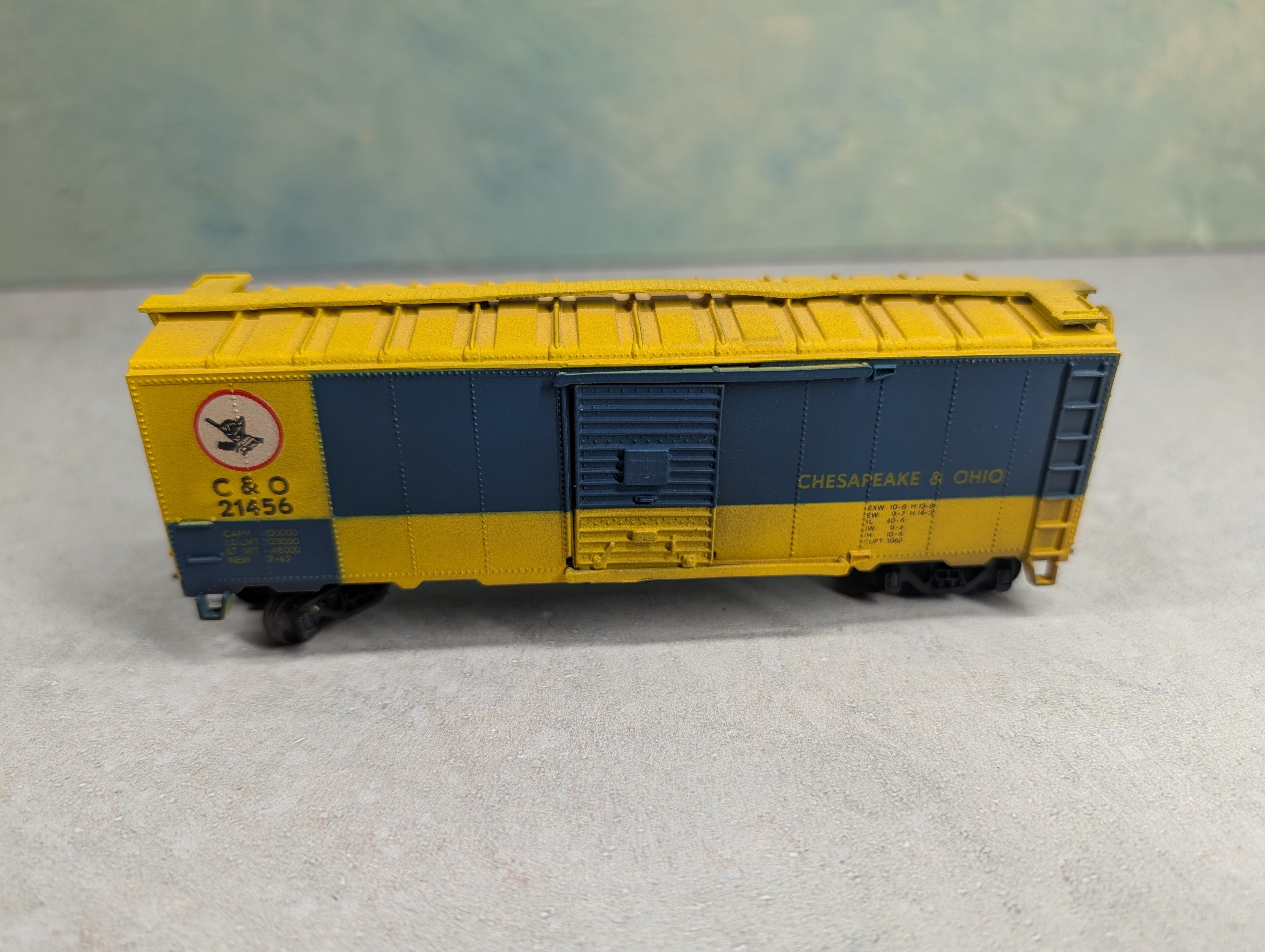 USED AHM HO Scale 40' Box Car Chesapeake and Ohio C&O #21456 Weathered