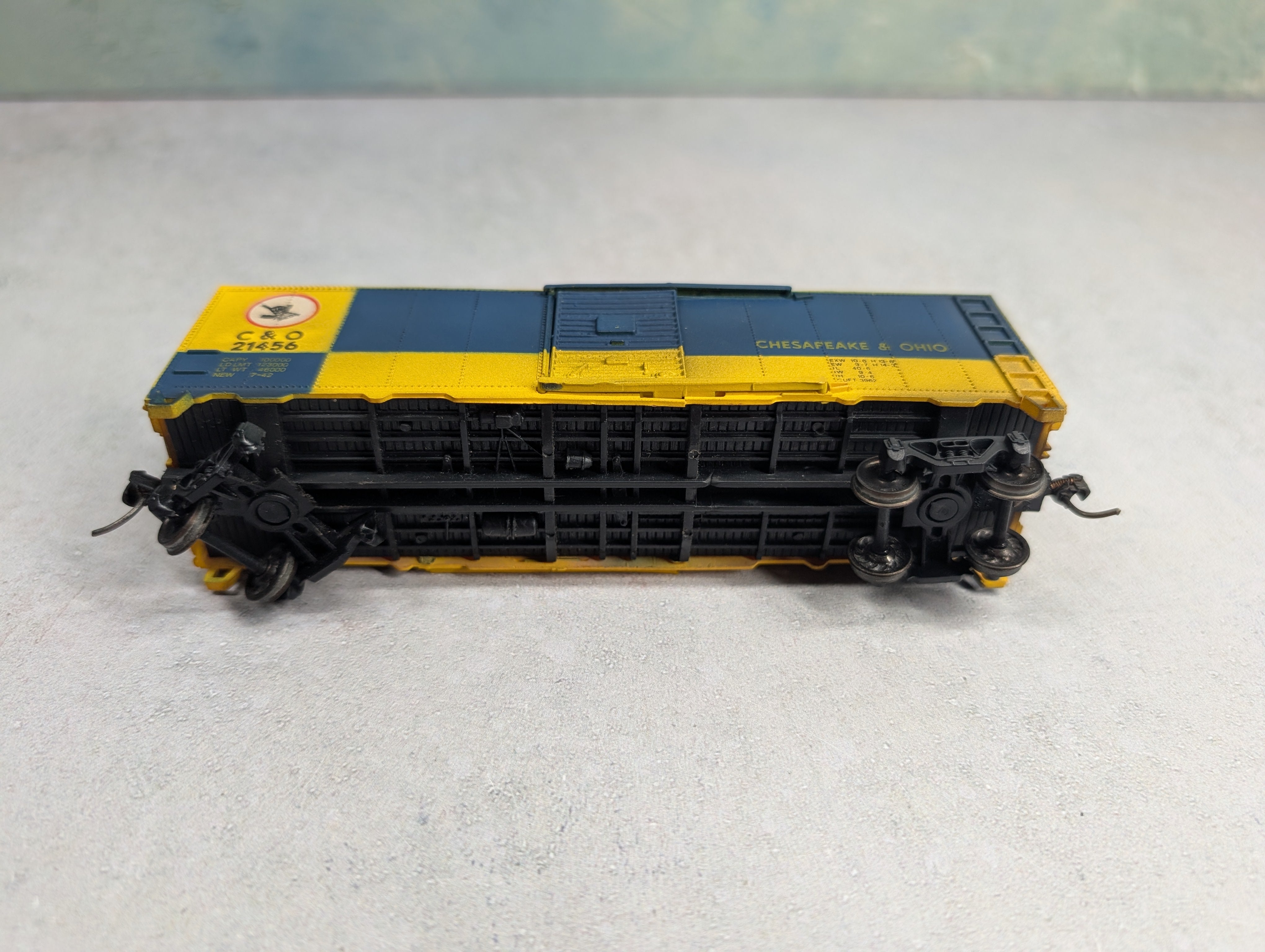 USED AHM HO Scale 40' Box Car Chesapeake and Ohio C&O #21456 Weathered